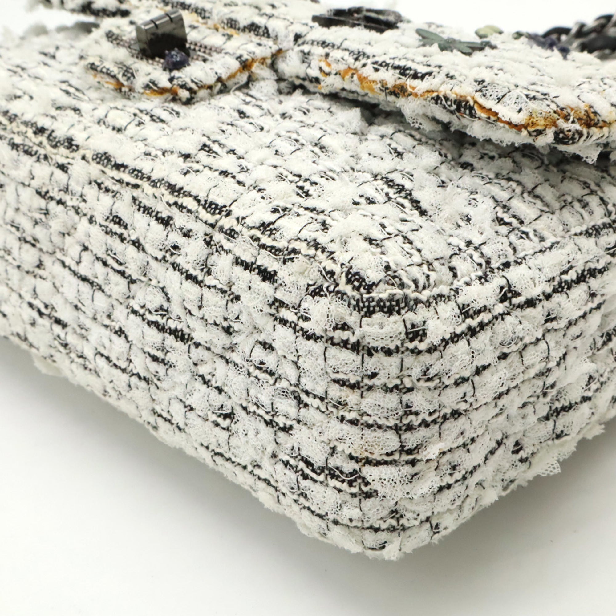 Chanel Black White Tweed Leather Shoulder Bag (Pre-Owned)