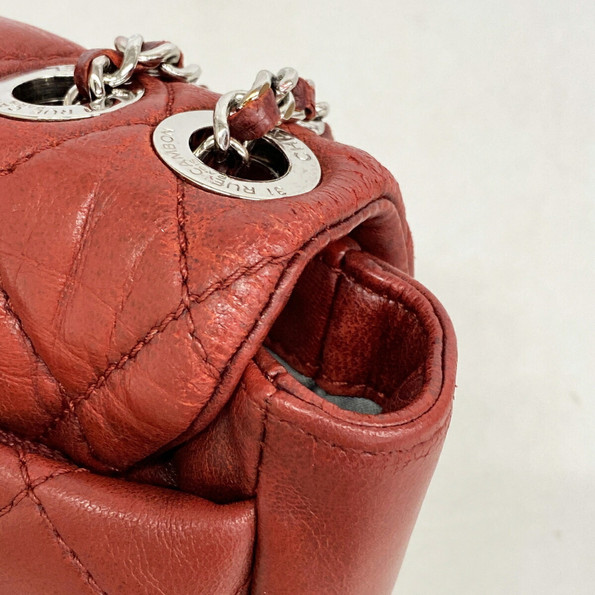 Chanel Red Color Leather Shoulder Bag (Pre-Owned)