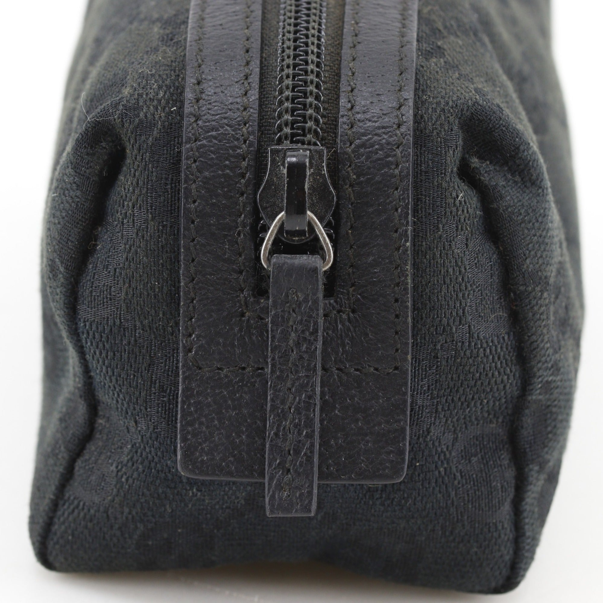 Gucci Black Gg Canvas Pouch (Pre-Owned)