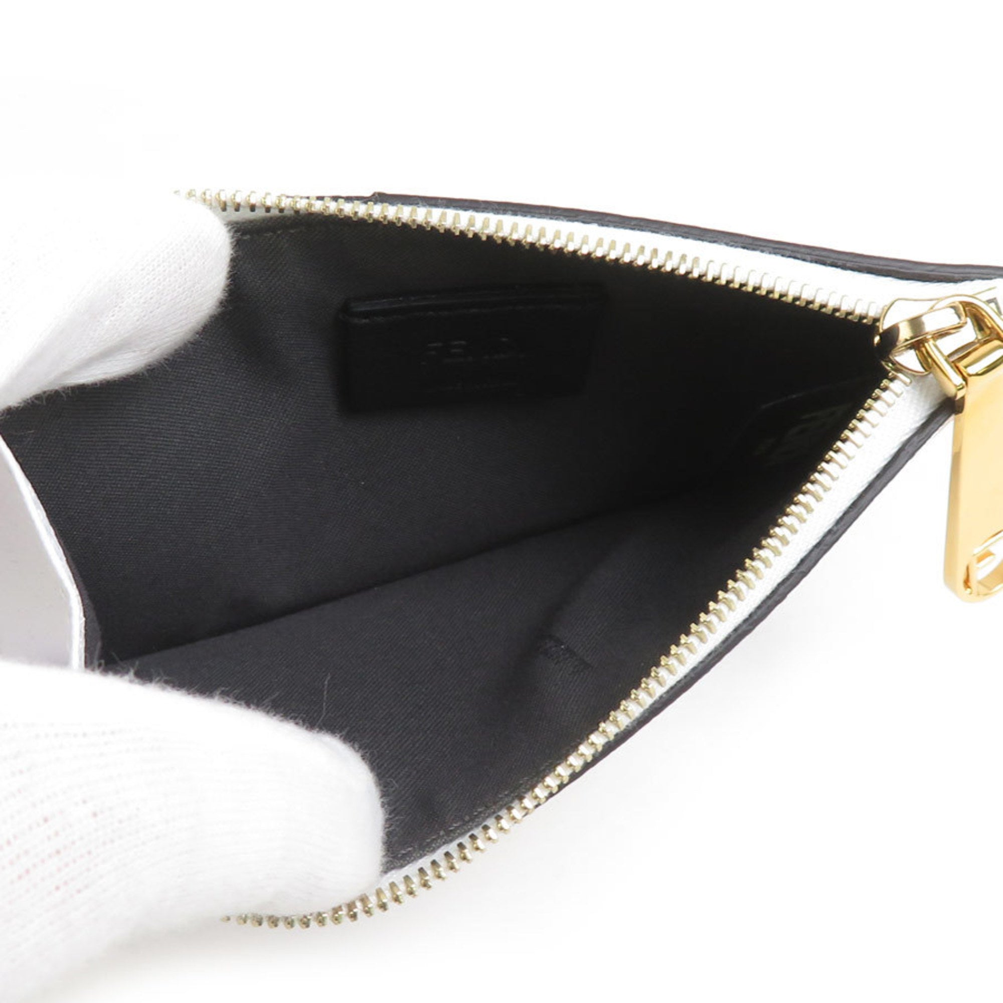 Fendi White Leather Coin Purse/Coin Case (Pre-Owned)