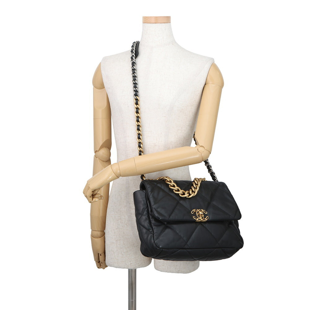 Chanel Black Leather Handbag Shoulder Bag (Pre-Owned)