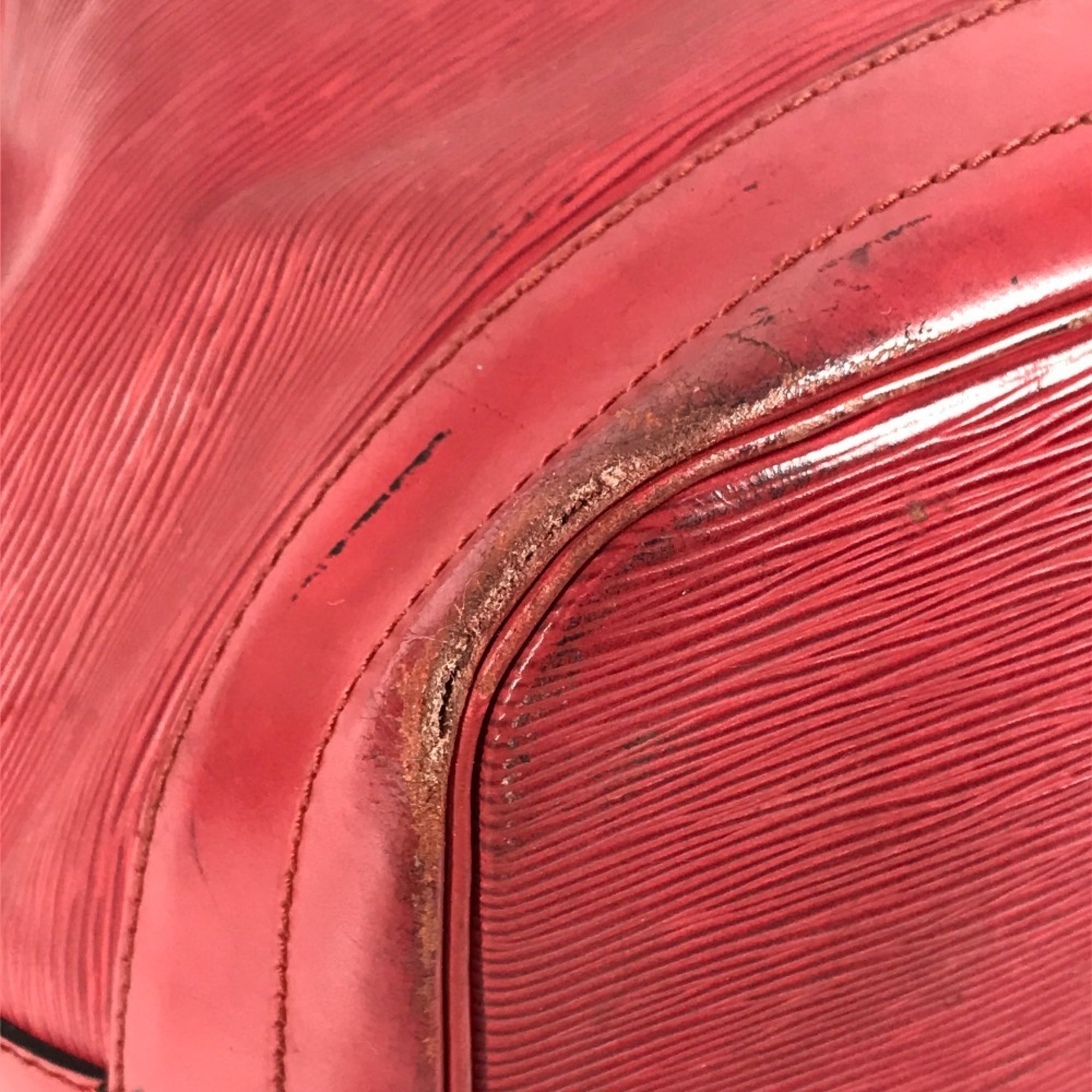 Louis Vuitton Castilian Red Red Color Epi Leather Shoulder Bag (Pre-Owned)