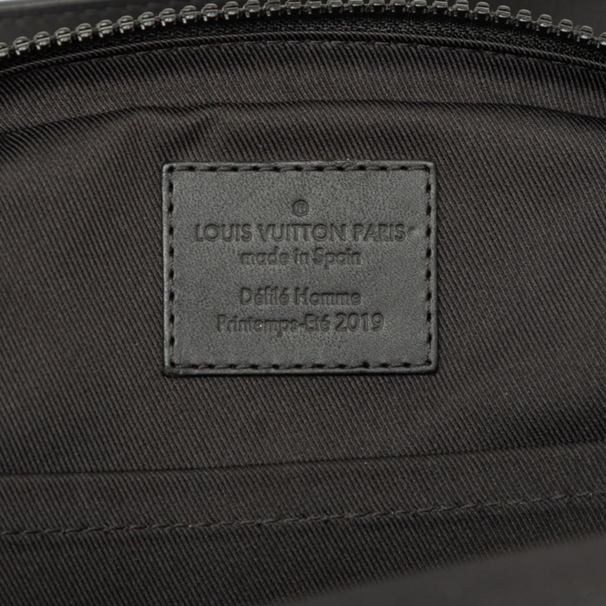 Louis Vuitton Black Noir Leather Shoulder Bag Sling Bag (Pre-Owned)
