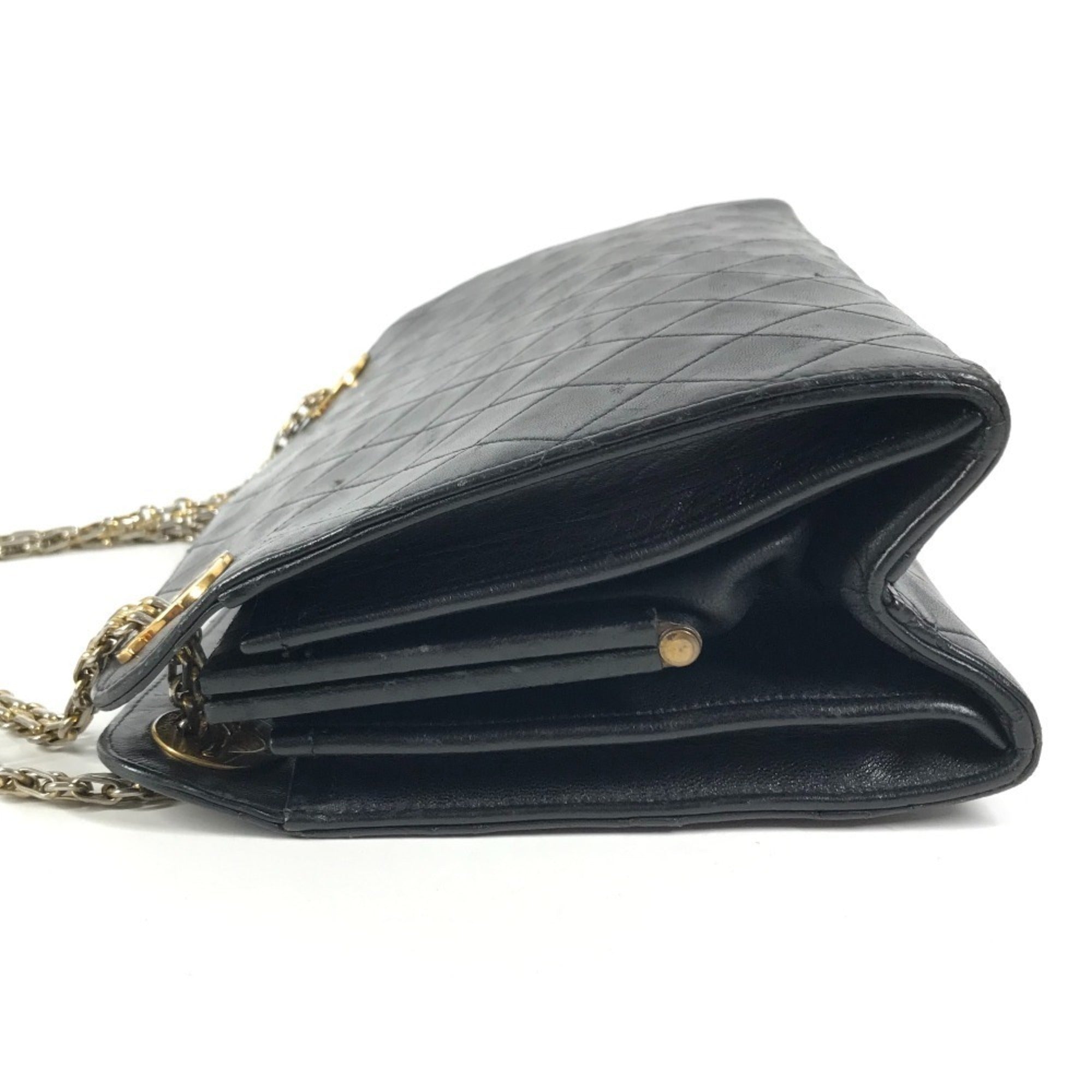 Chanel Matelasse Black Leather Shoulder Bag (Pre-Owned)