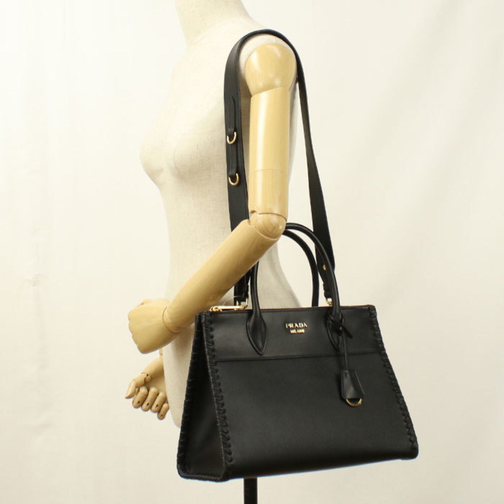 Prada Black Leather Tote Bag (Pre-Owned)