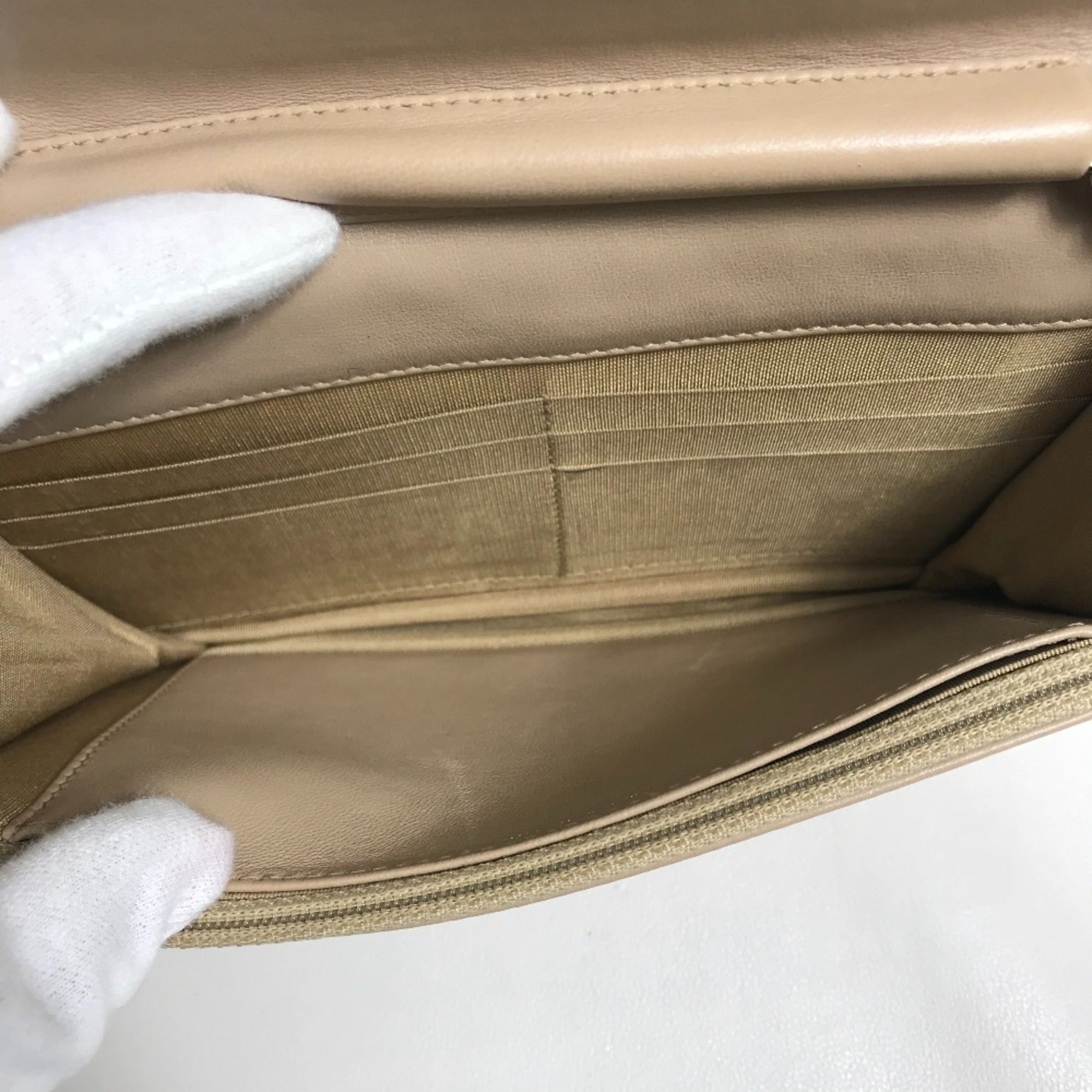 Chanel Beige Leather Chain/Shoulder Wallet (Pre-Owned)