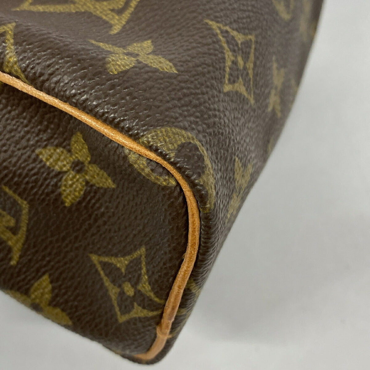 Louis Vuitton Brown Handbag (Pre-Owned)