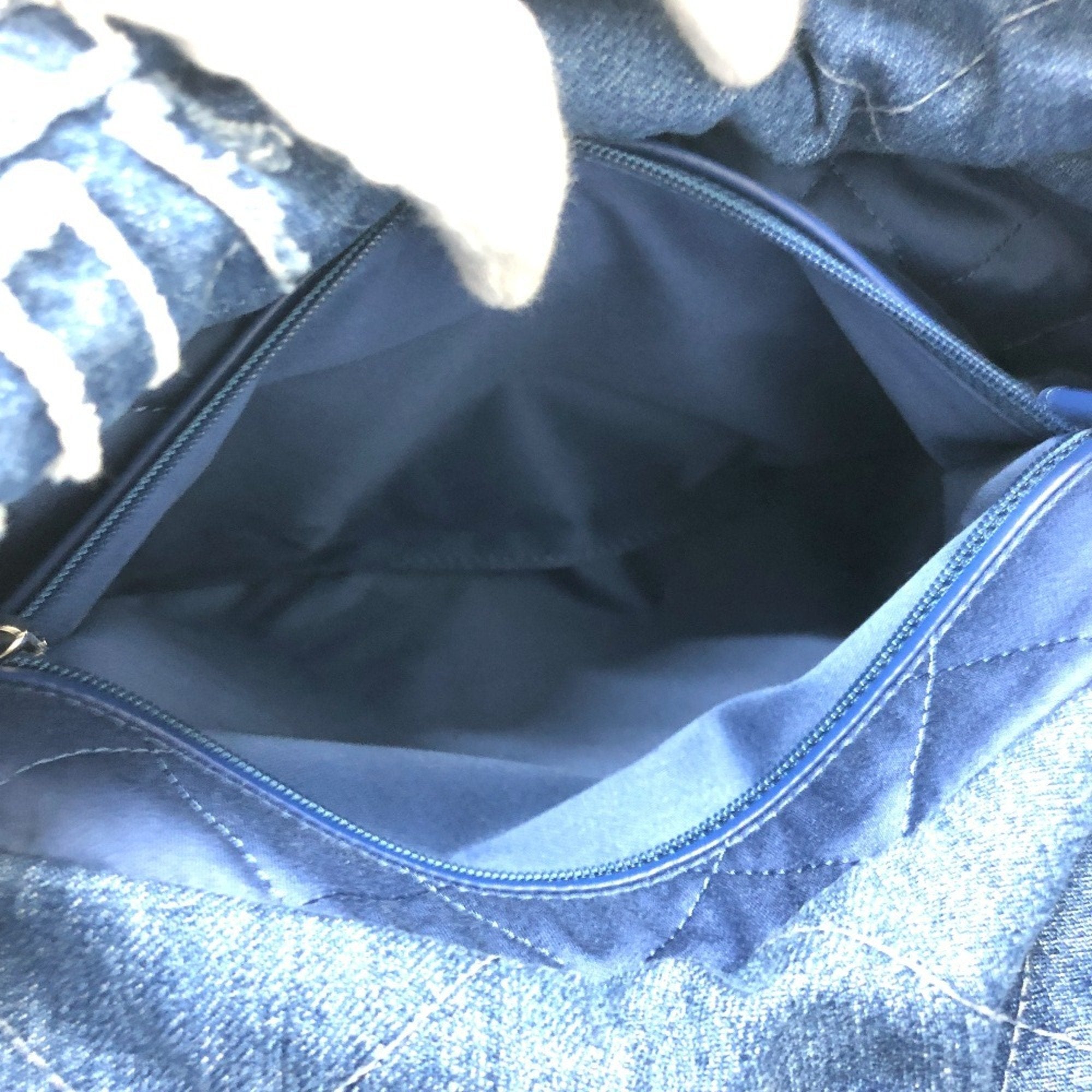 Chanel Blue Denim Shoulder Bag (Pre-Owned)