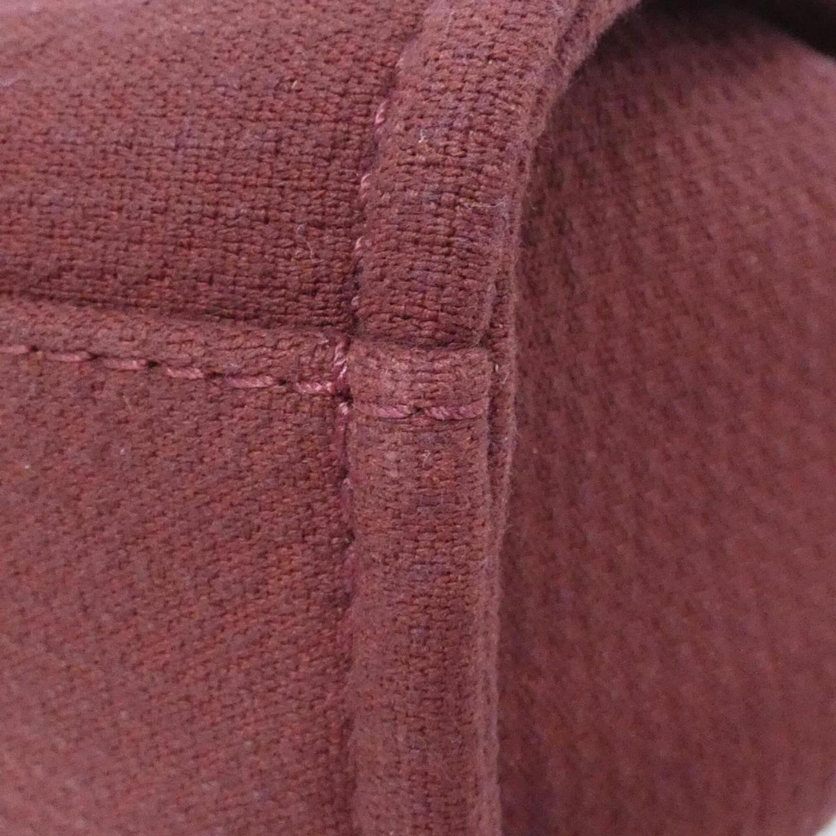 Chanel Bordeaux Handbag (Pre-Owned)