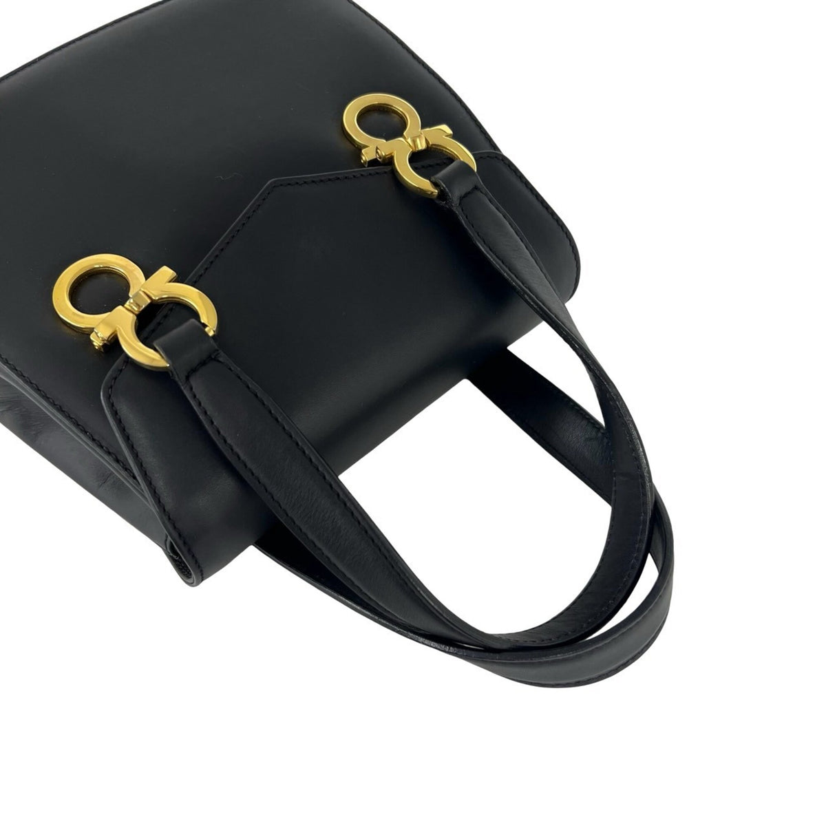 Salvatore Ferragamo Black Leather Handbag Shoulder Bag (Pre-Owned)