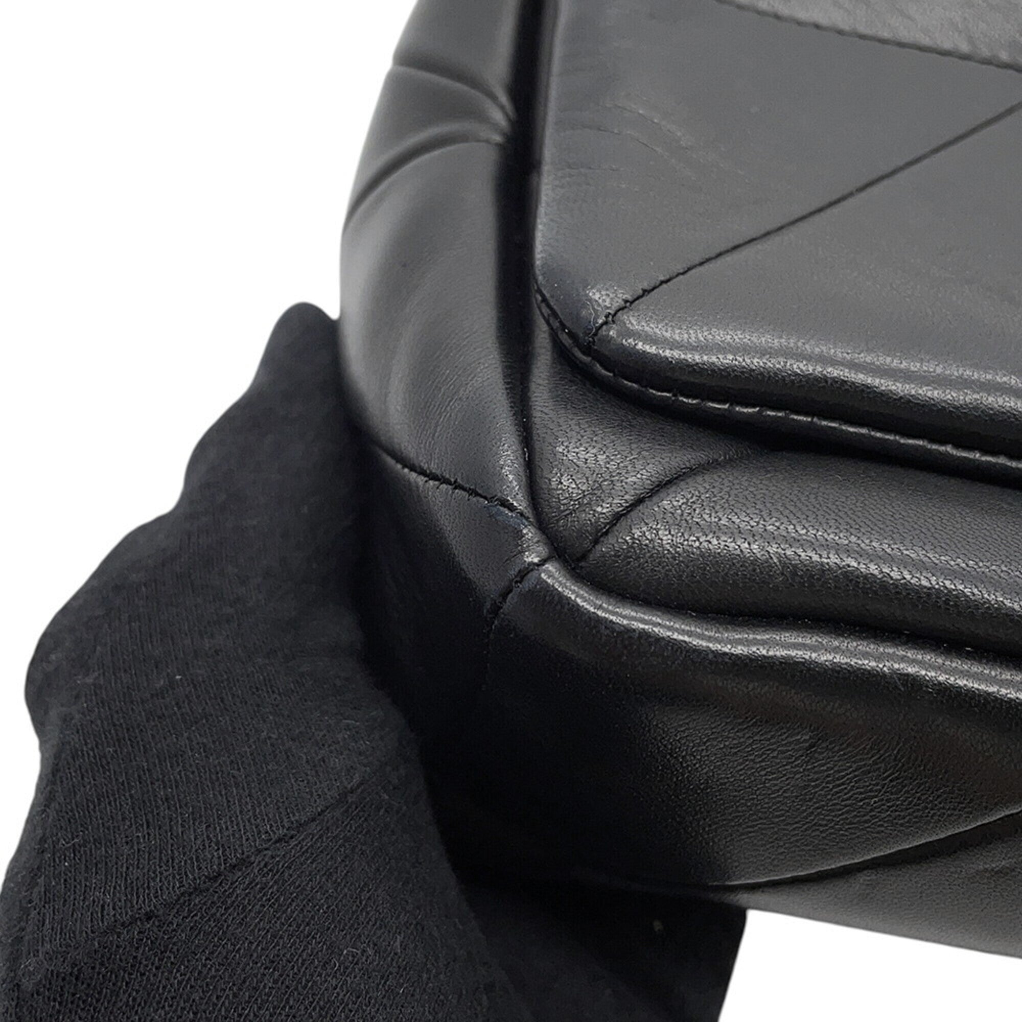 Yves Saint Laurent Black Leather Handbag Shoulder Bag (Pre-Owned)