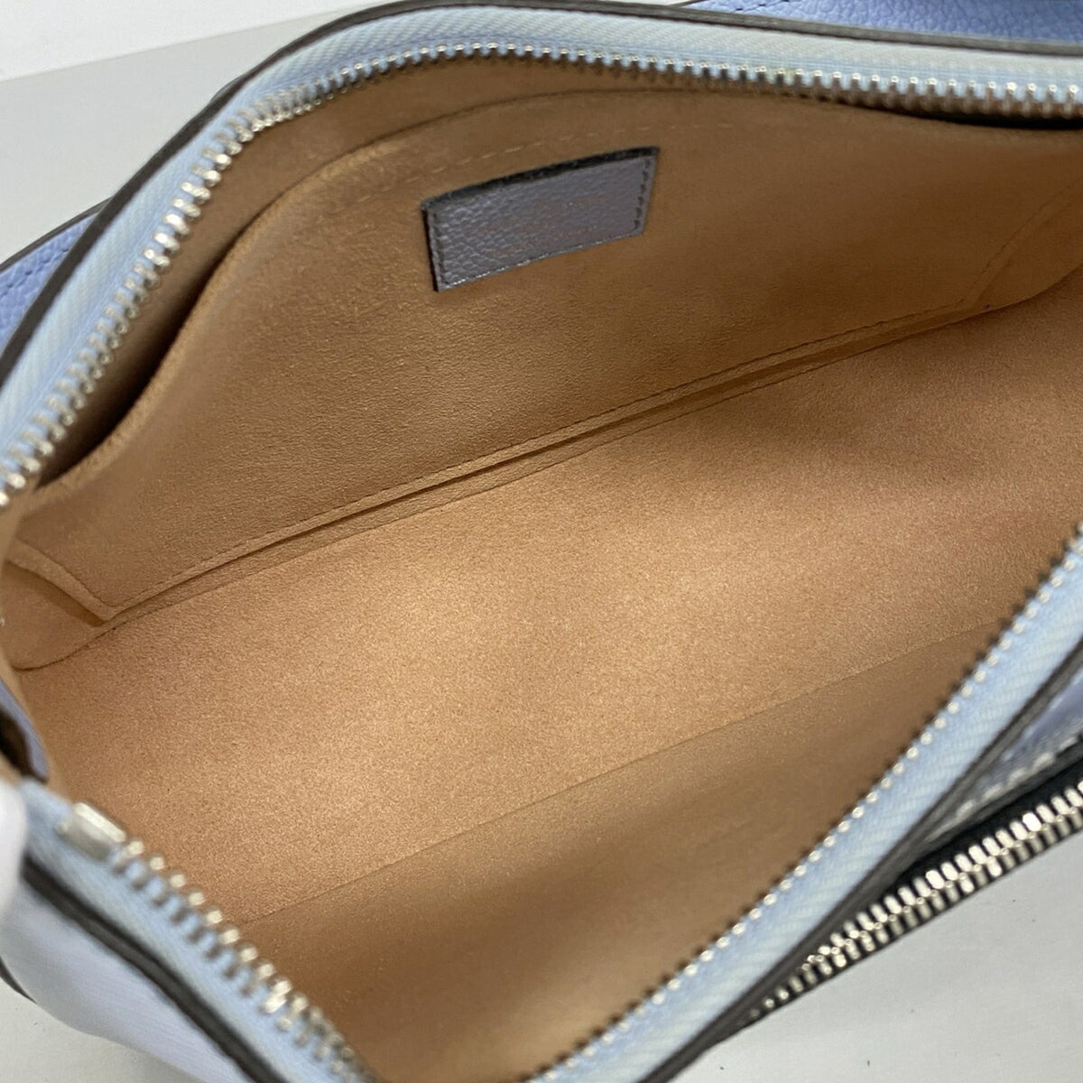 Louis Vuitton Blue Handbag (Pre-Owned)