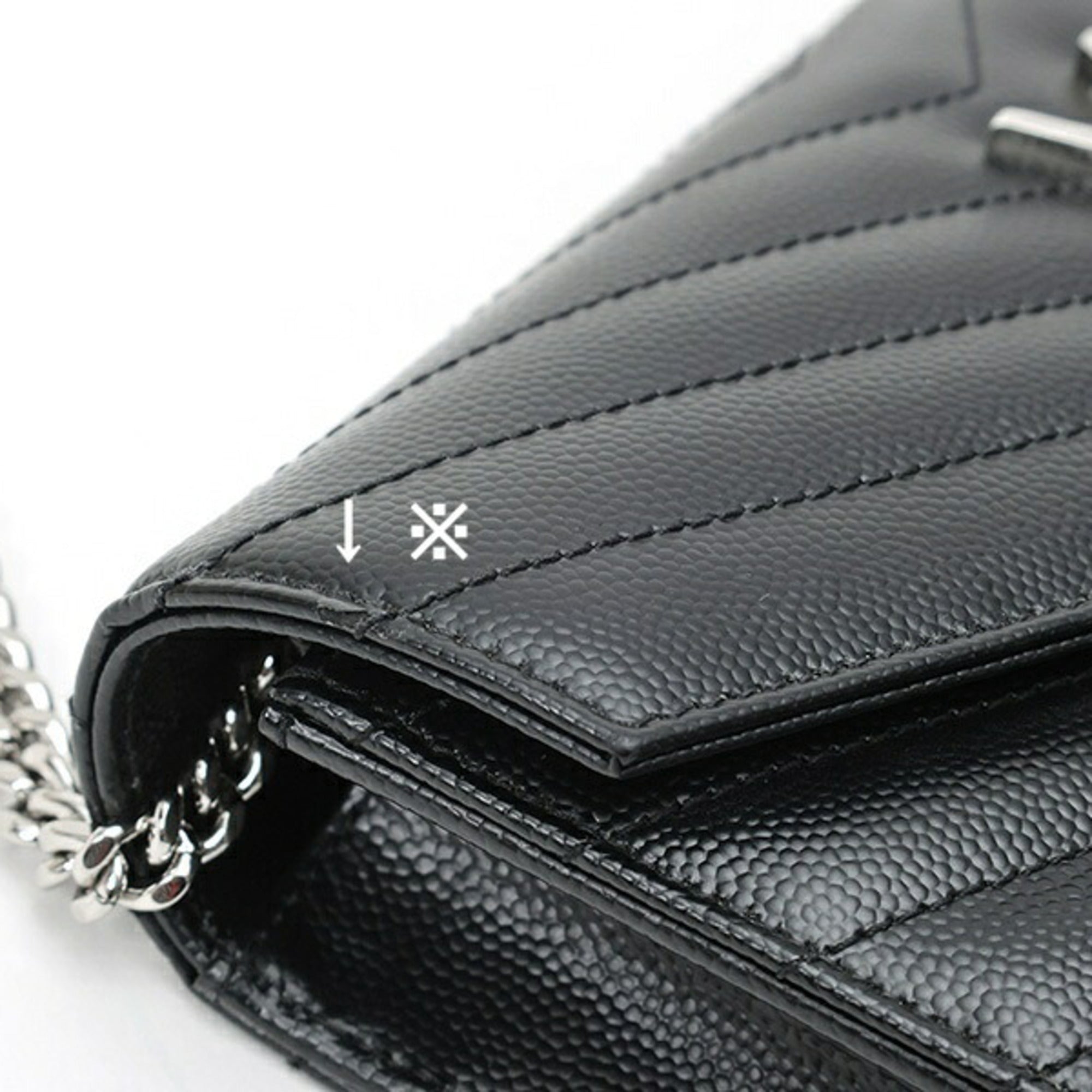 Saint Laurent Black Leather Shoulder Bag (Pre-Owned)