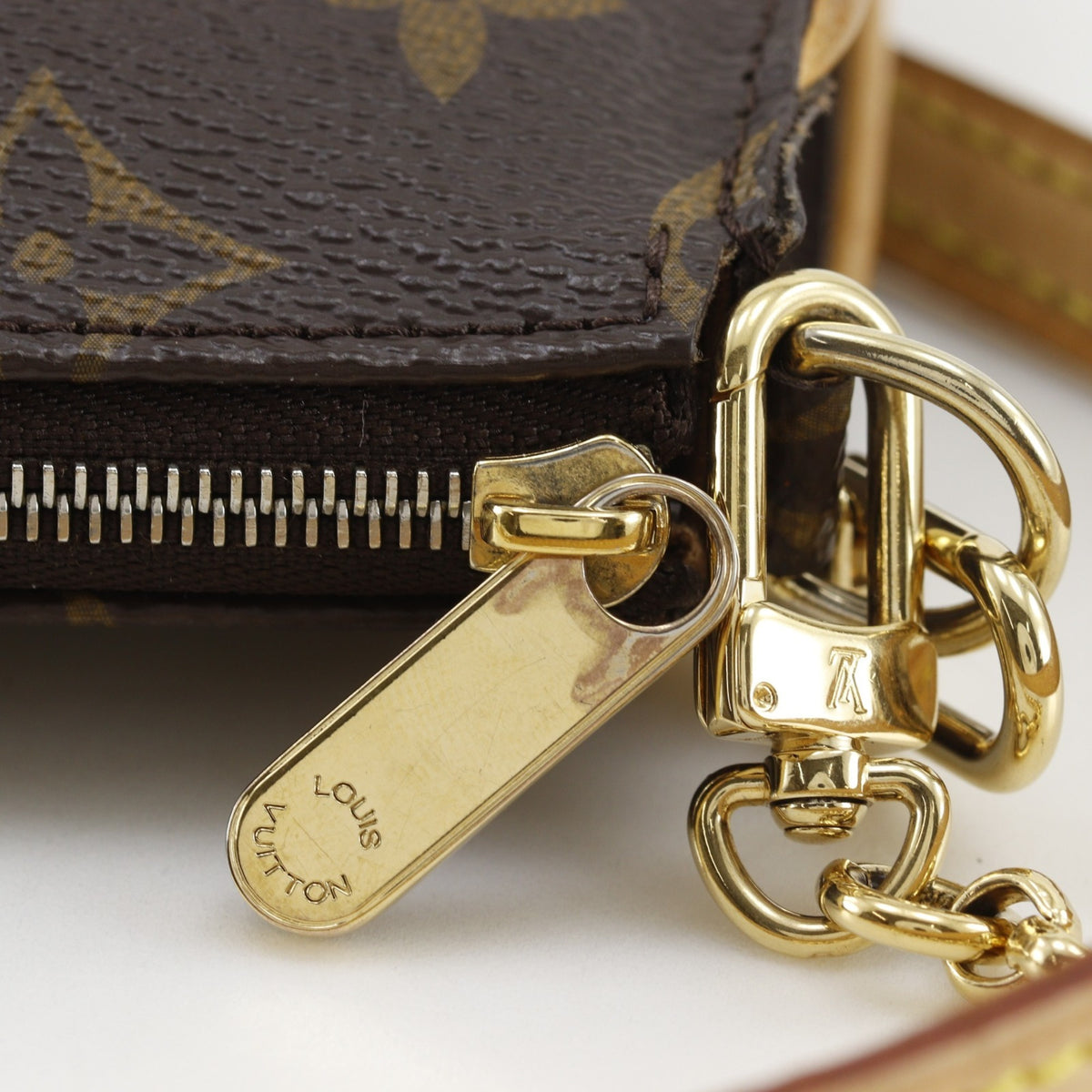 Louis Vuitton Monogram Brown Monogram Shoulder Bag (Pre-Owned)