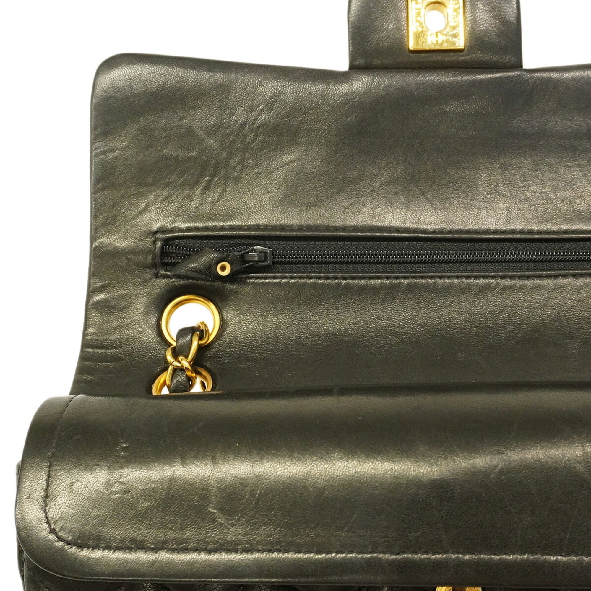 Chanel Black Leather Shoulder Bag (Pre-Owned)