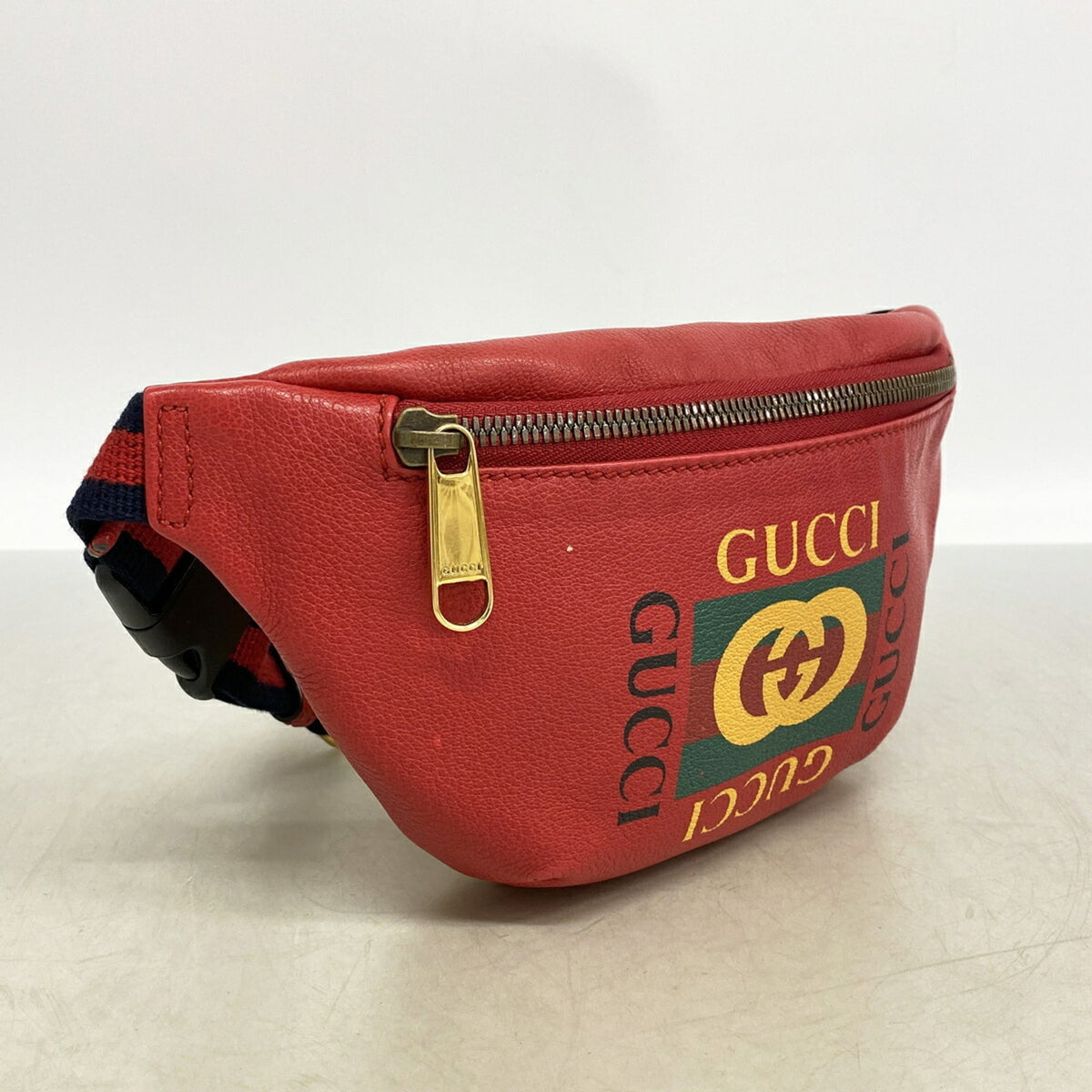 Gucci Red Color Leather Fanny Pack (Pre-Owned)
