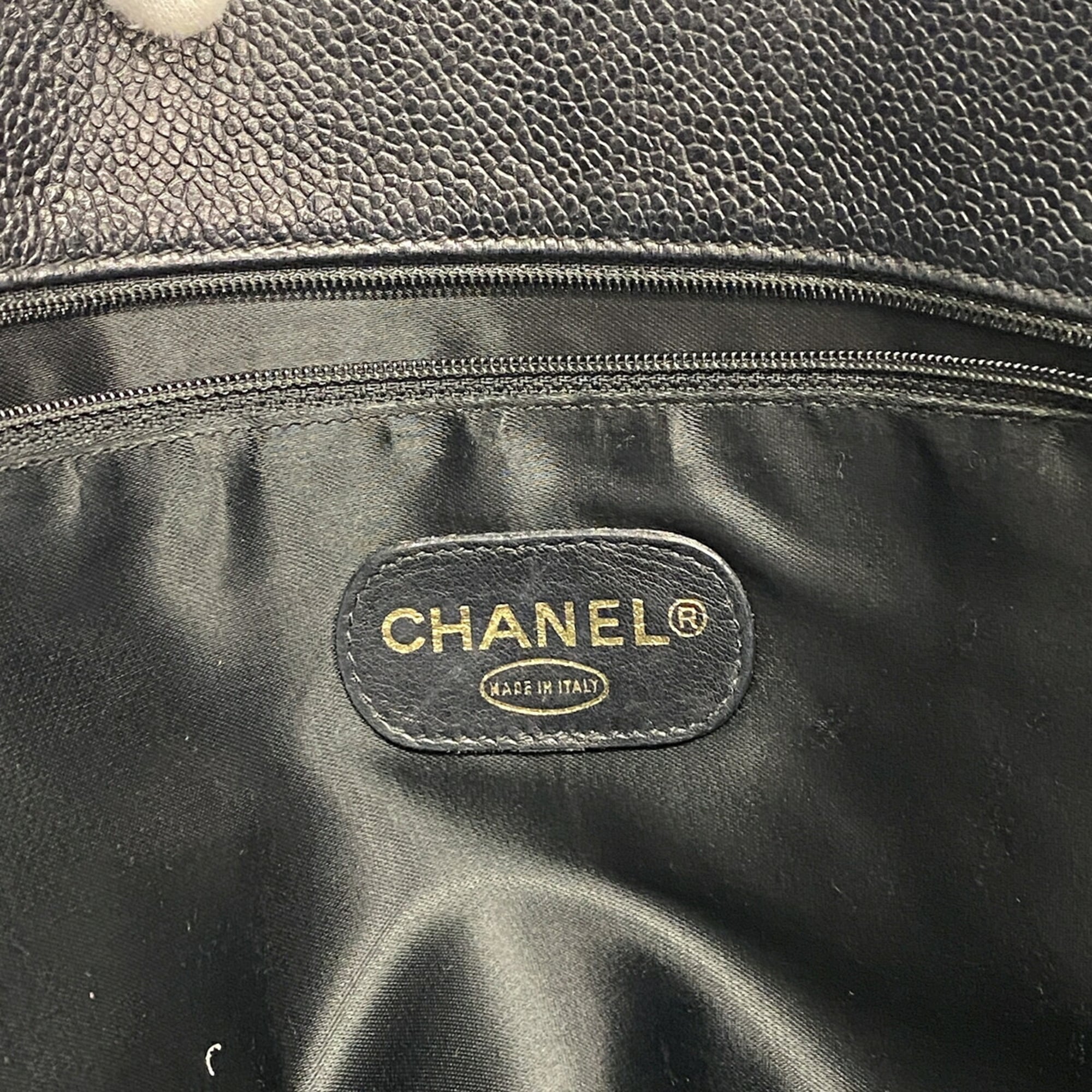 Chanel Black Grained Calfskin Tote Bag (Pre-Owned)