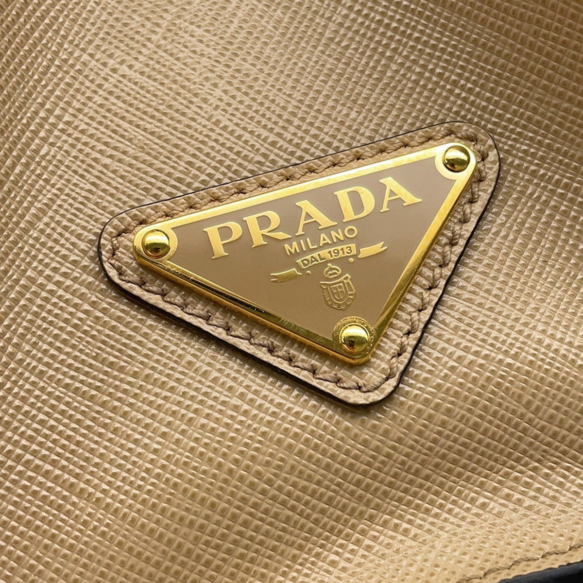 Prada Beige Leather Handbag Shoulder Bag (Pre-Owned)