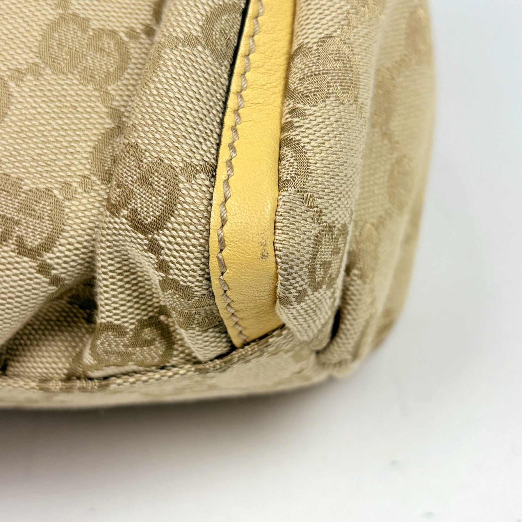 Gucci Beige Gg Canvas Shoulder Bag (Pre-Owned)