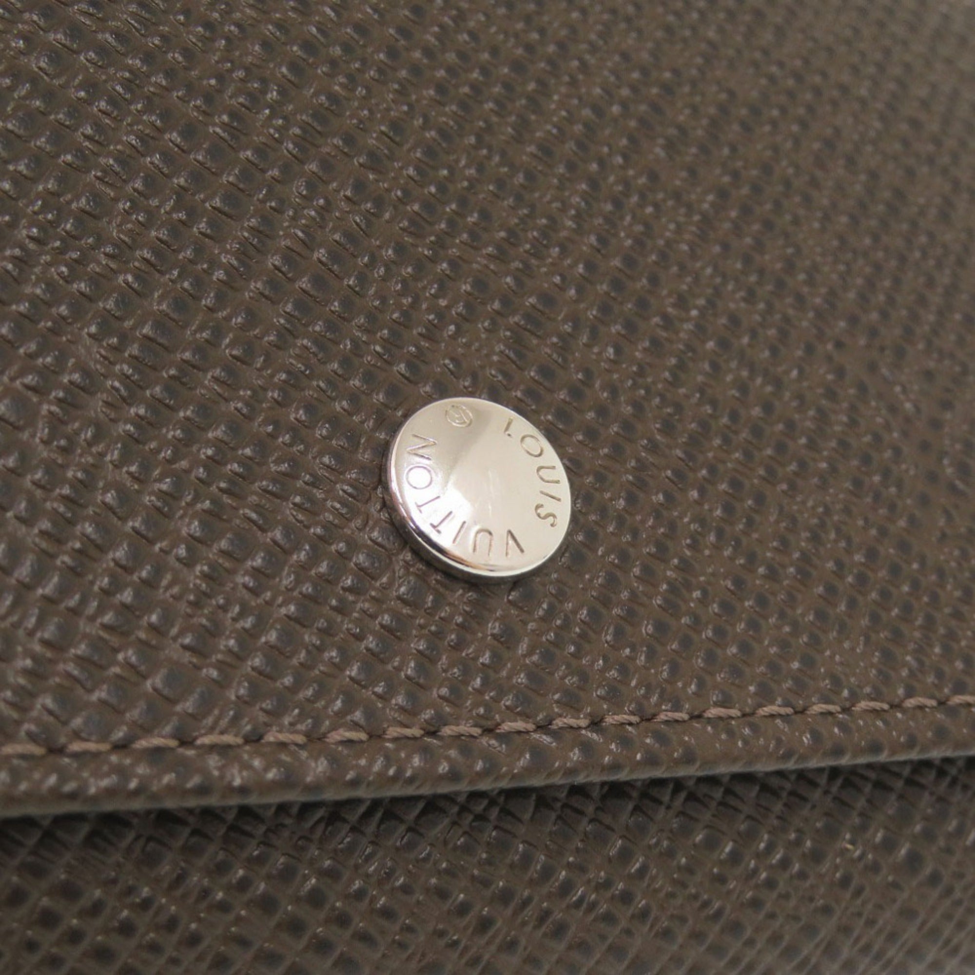 Louis Vuitton Brown Grizzly Taiga Leather Coin Purse/Coin Case (Pre-Owned)
