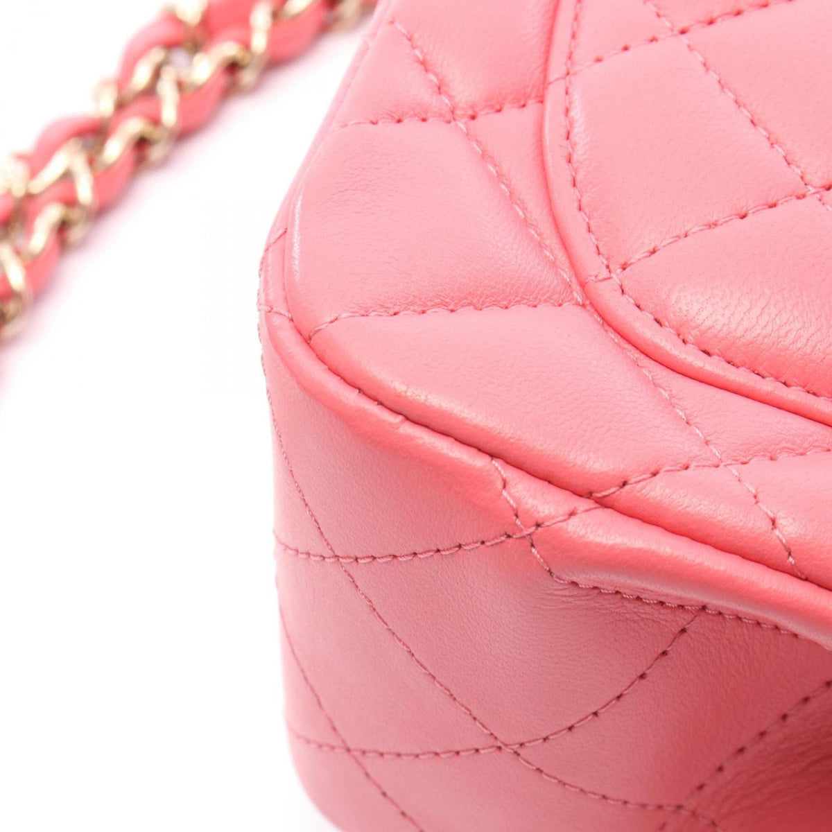 Chanel Pink Leather Handbag Shoulder Bag (Pre-Owned)