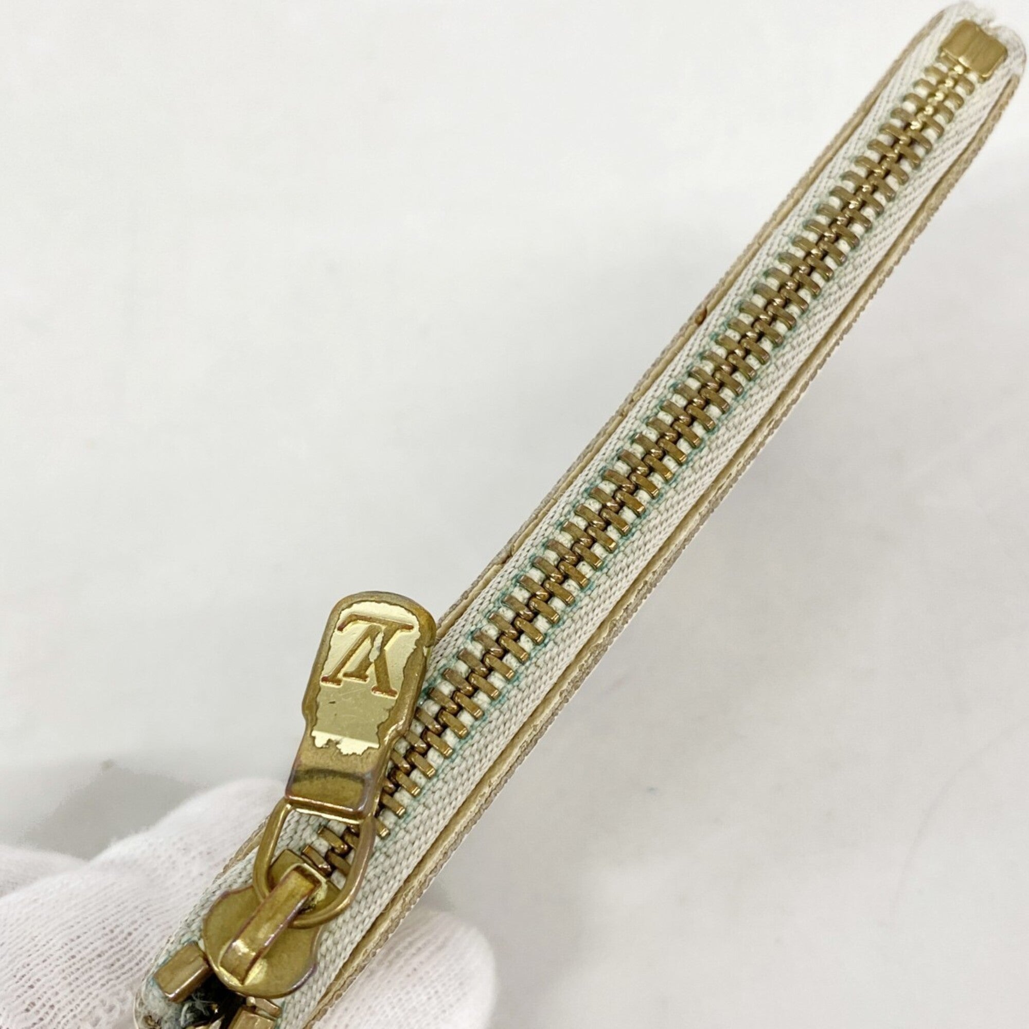 Louis Vuitton White Coin Purse/Coin Case (Pre-Owned)