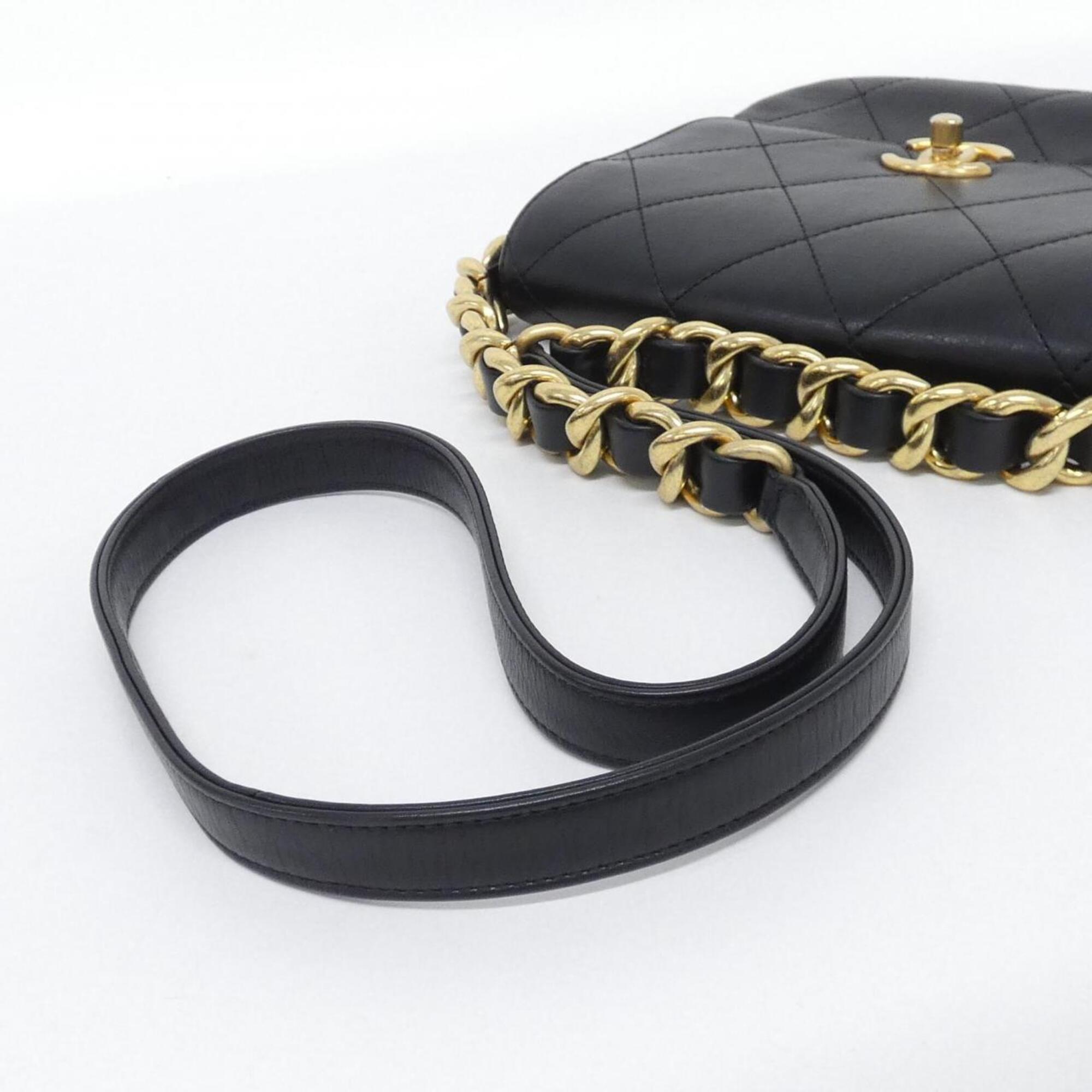 Chanel Black Leather Shoulder Bag (Pre-Owned)