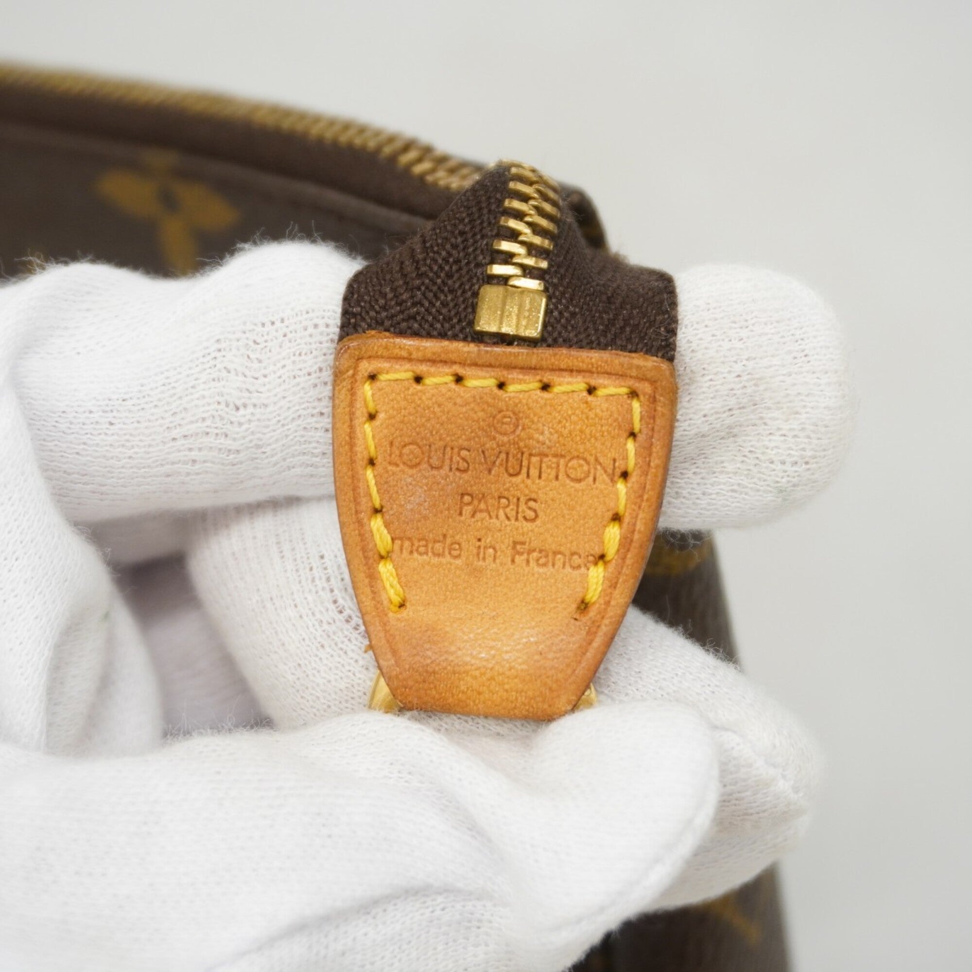 Louis Vuitton Brown Pouch (Pre-Owned)
