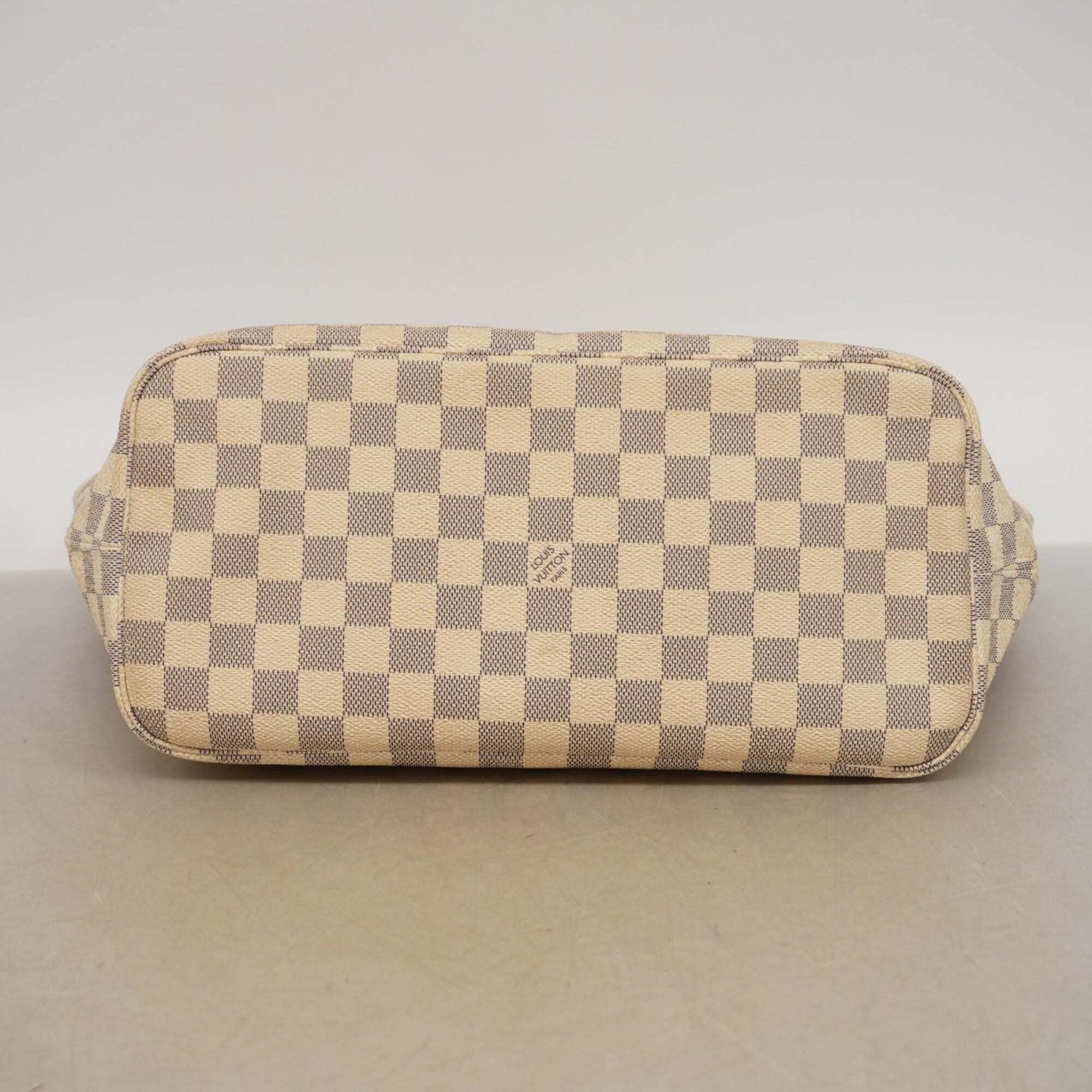 Louis Vuitton White Tote Bag (Pre-Owned)