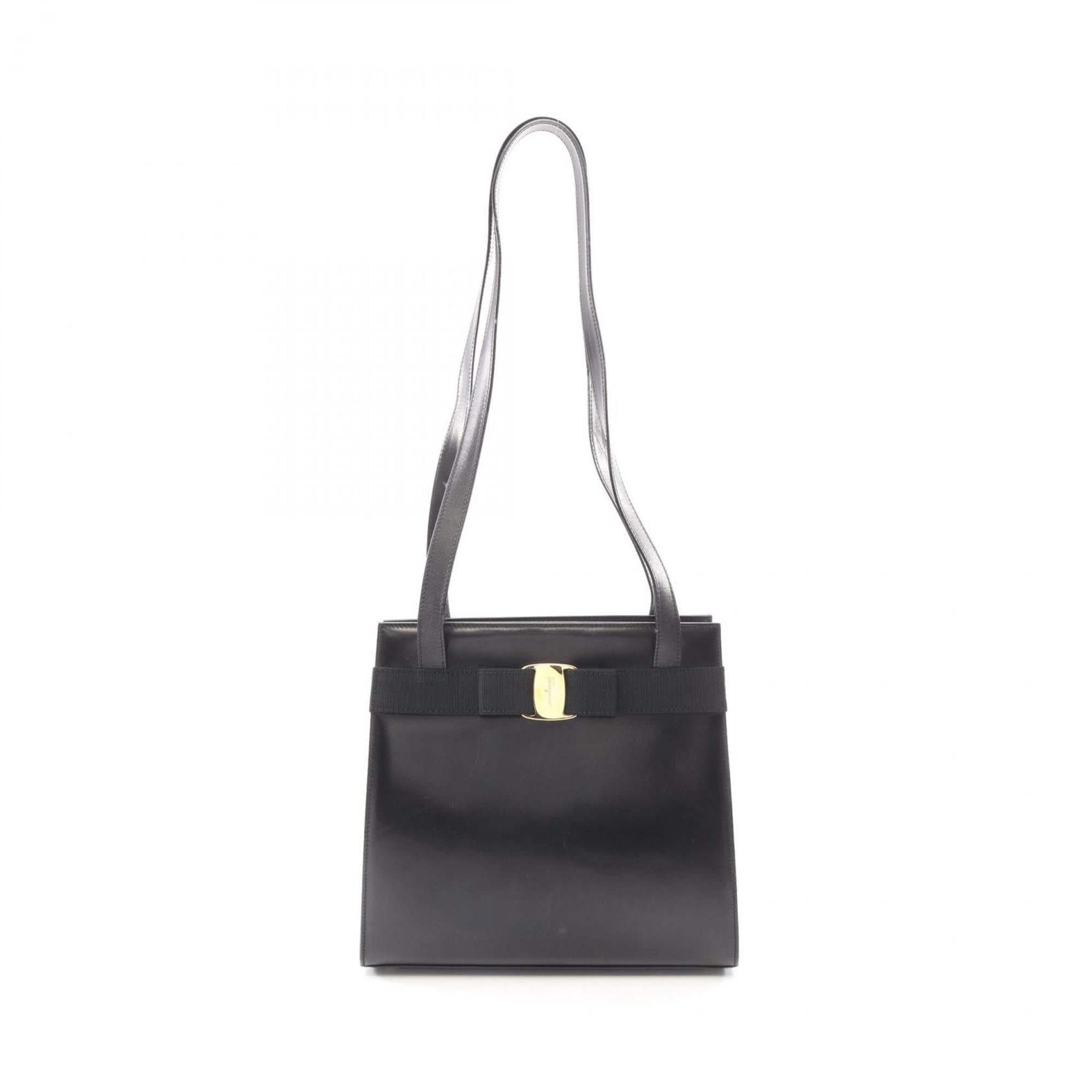 Salvatore Ferragamo Black Leather Handbag Shoulder Bag (Pre-Owned)