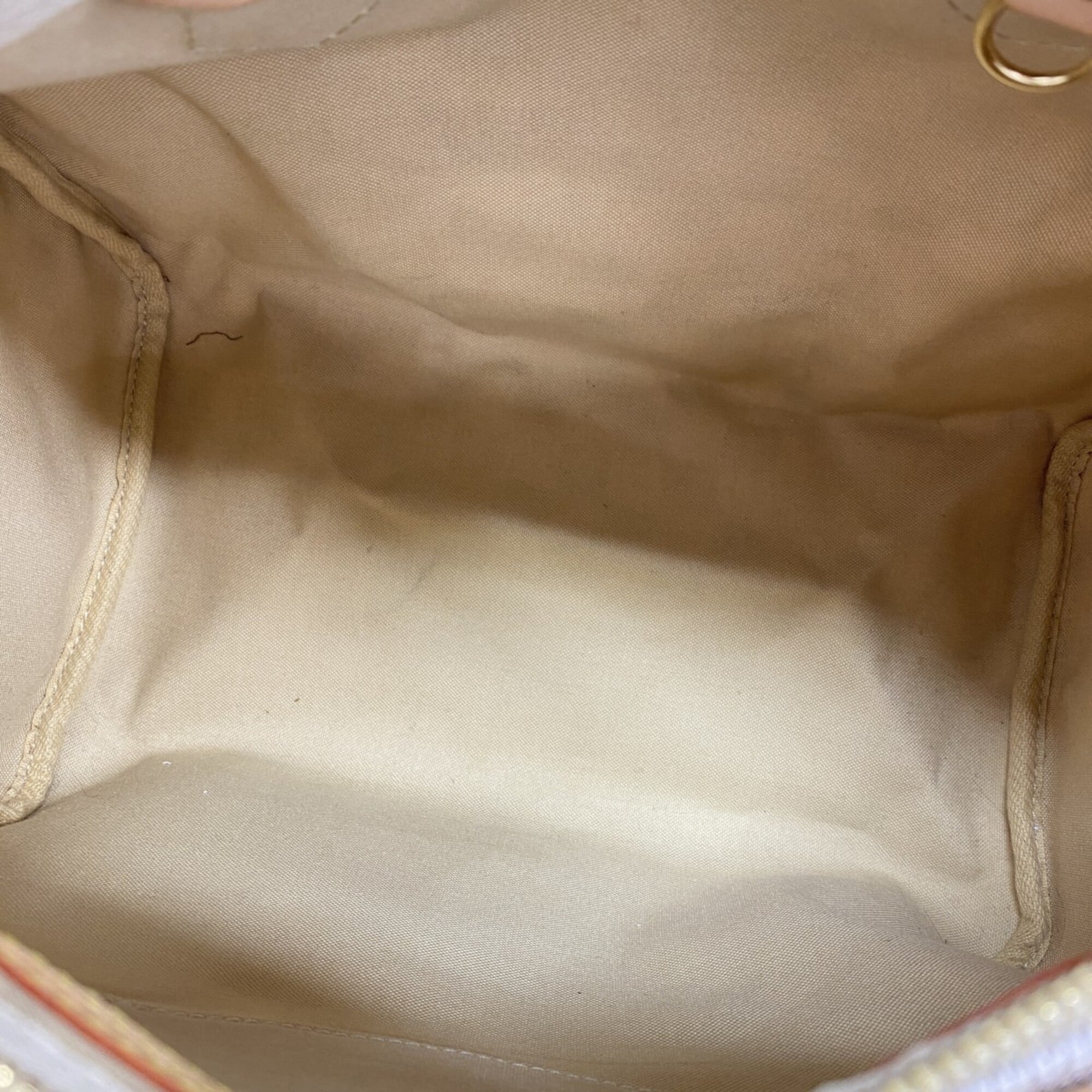 Louis Vuitton White Handbag (Pre-Owned)