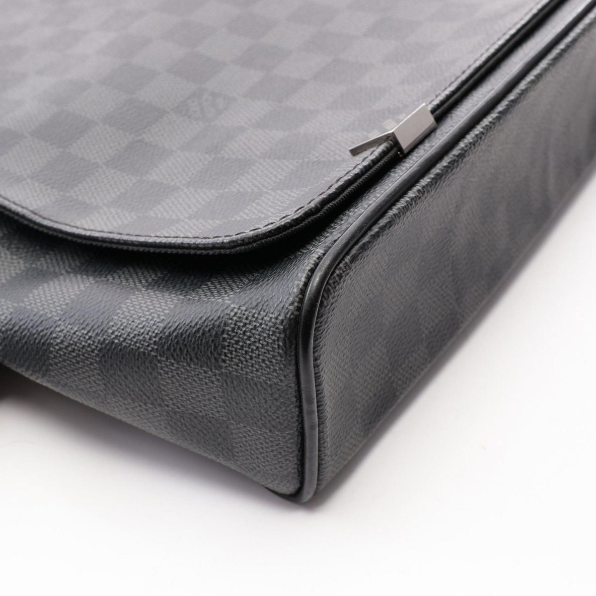 Louis Vuitton Black Damier Graphite Coated Canvas Leather Shoulder Bag (Pre-Owned)