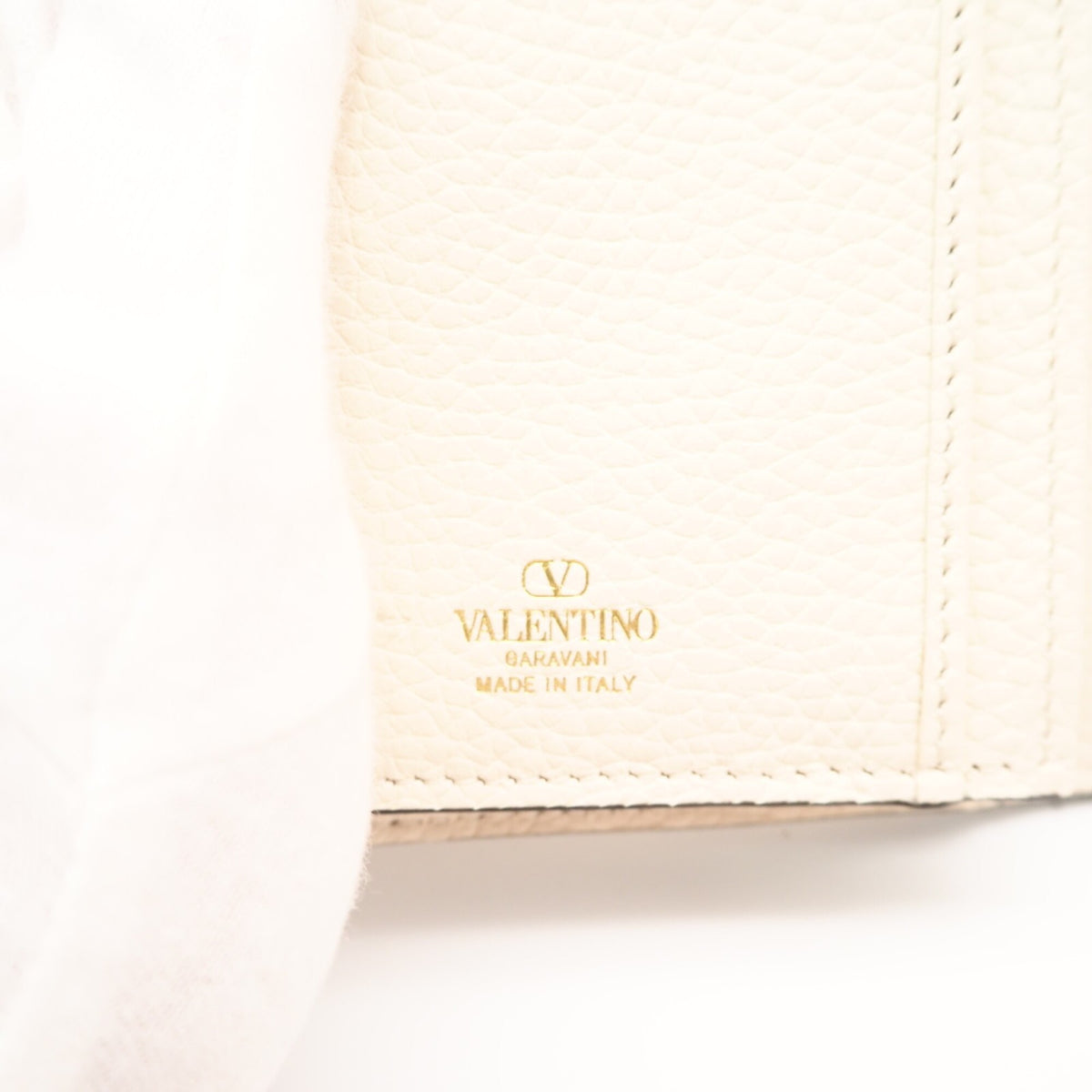 Valentino Ivory Leather Long Wallet (Bi-Fold) (Pre-Owned)