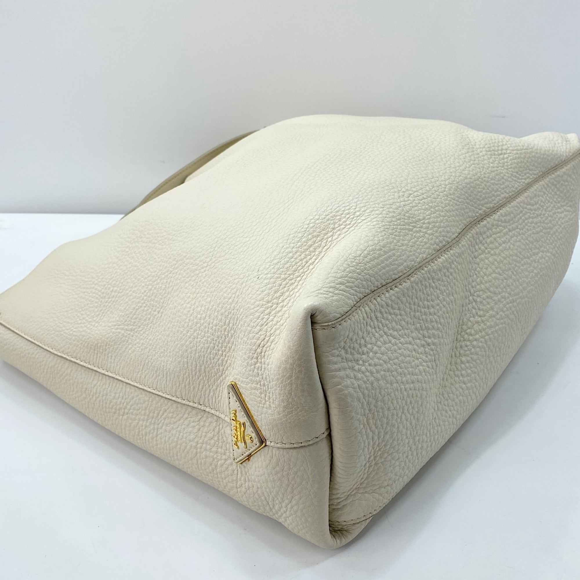 Prada White Leather Tote Bag (Pre-Owned)