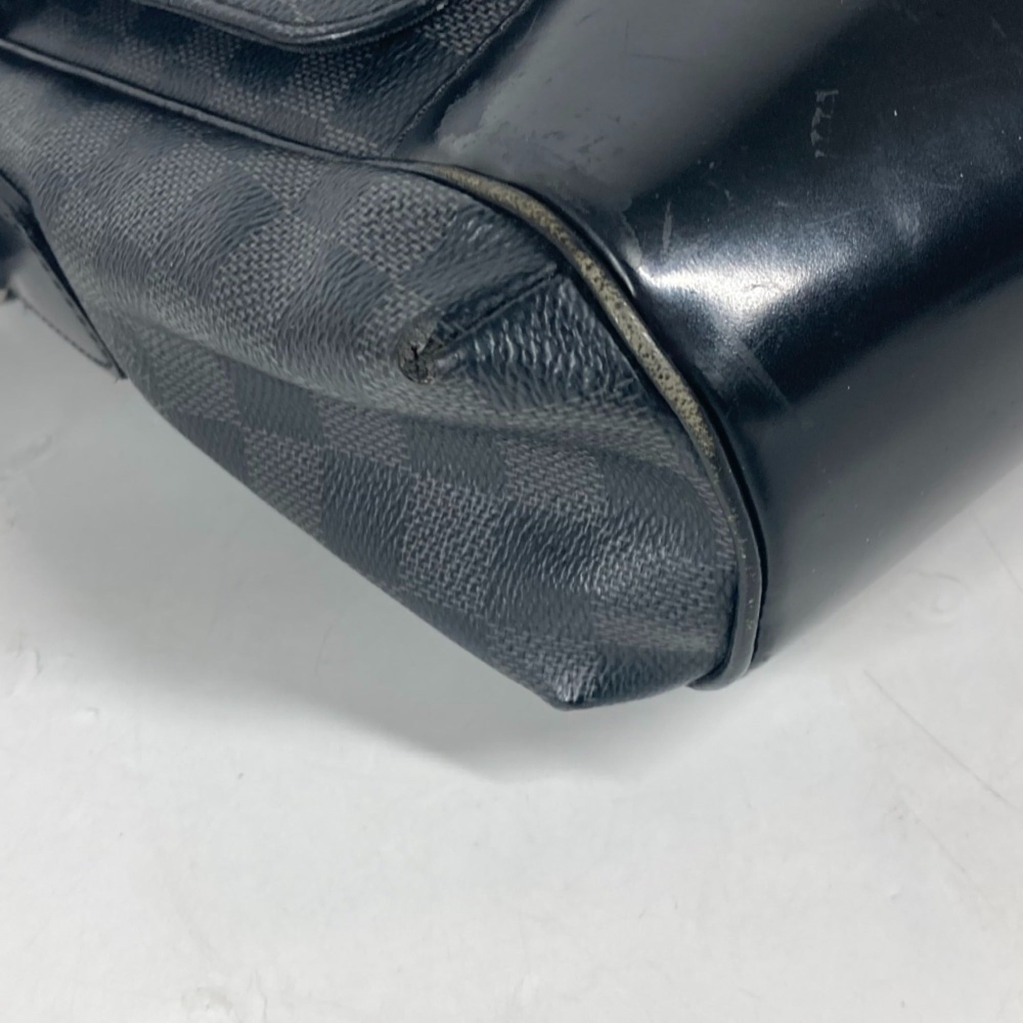 Louis Vuitton Black Damier Graphite Messenger Bag Shoulder Bag (Pre-Owned)