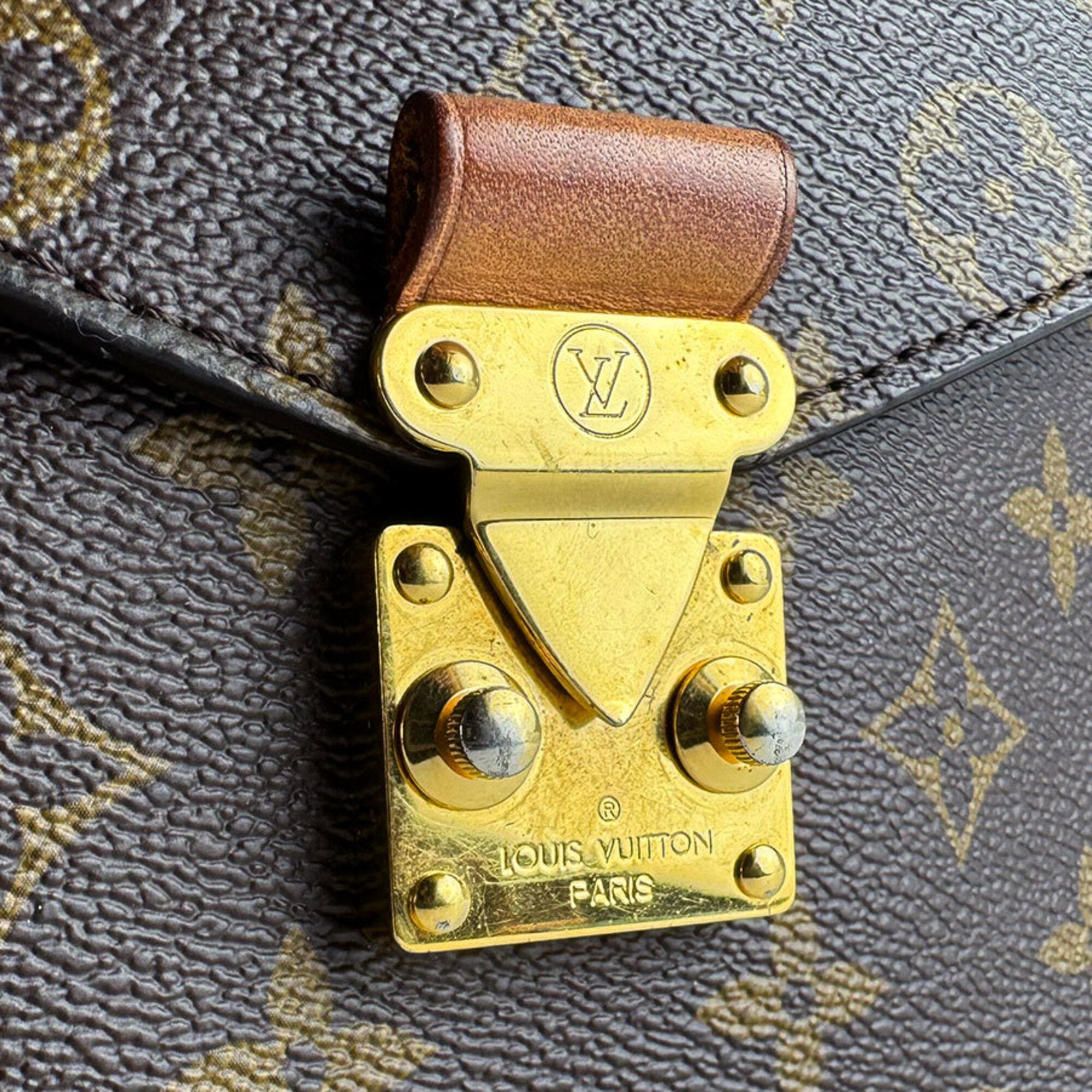 Louis Vuitton Brown Monogram Monogram Pochette Shoulder Bag (Pre-Owned)