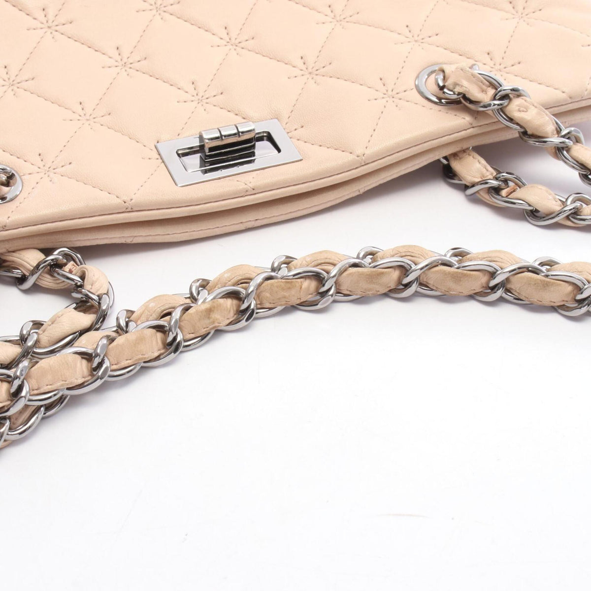 Chanel 2.55 Beige Leather Handbag Shoulder Bag (Pre-Owned)