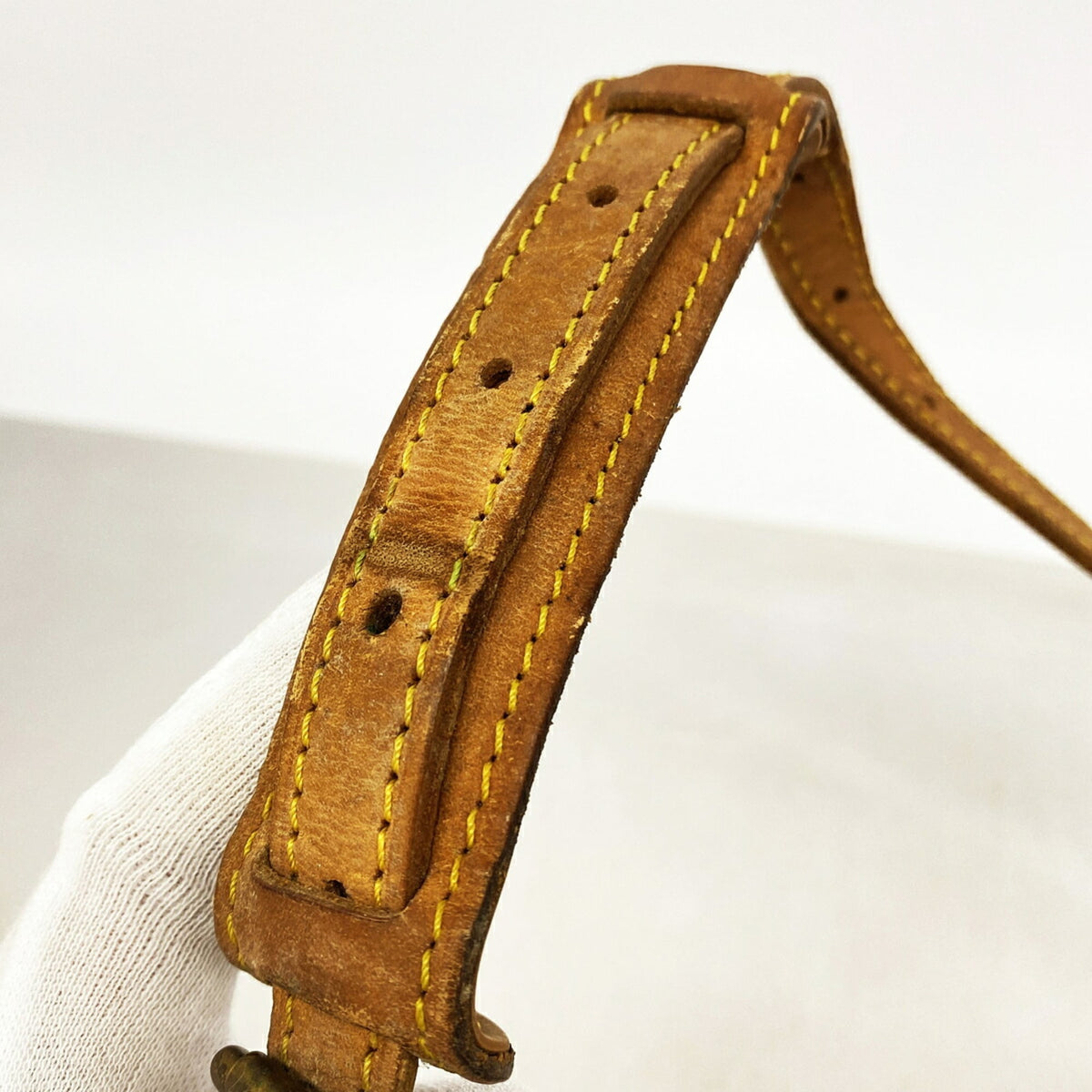 Louis Vuitton Brown Shoulder Bag (Pre-Owned)