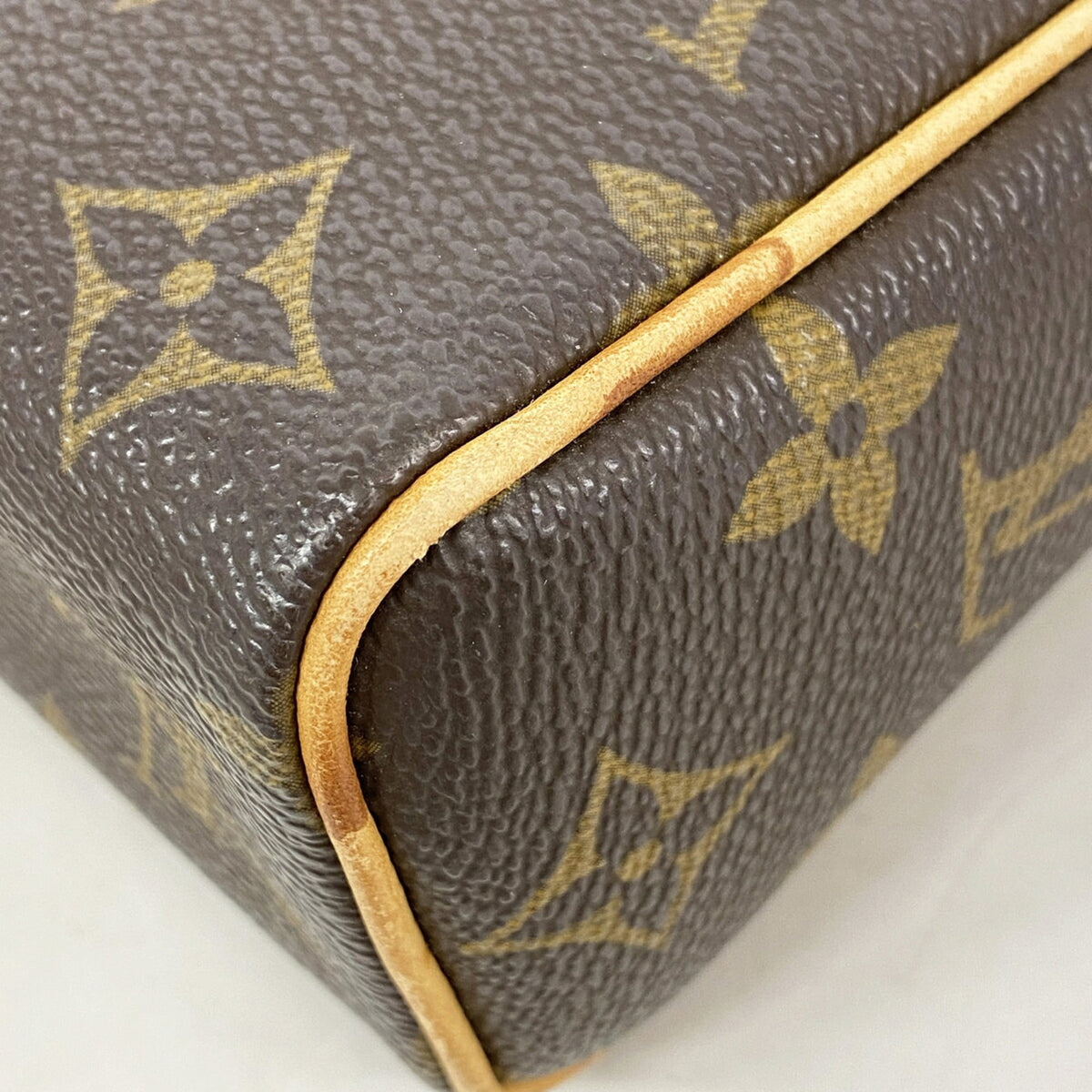 Louis Vuitton Brown Handbag (Pre-Owned)