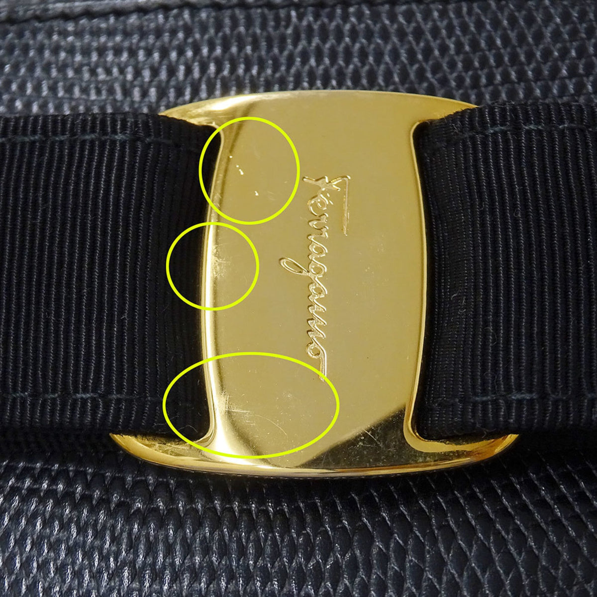 Salvatore Ferragamo Black Leather Handbag (Pre-Owned)