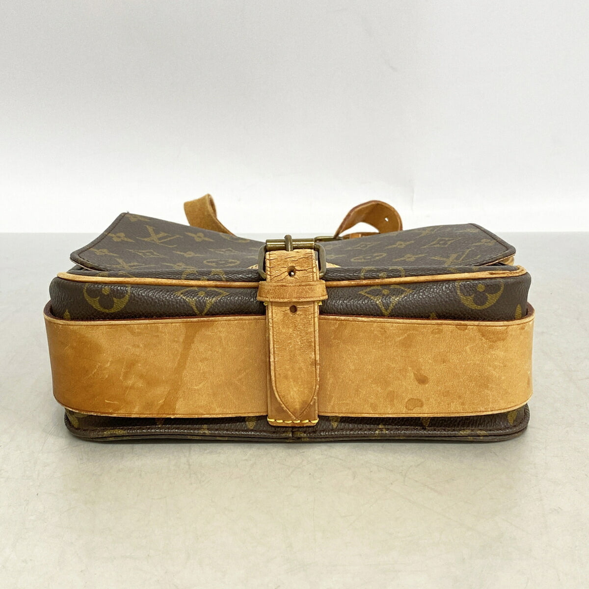 Louis Vuitton Brown Shoulder Bag (Pre-Owned)