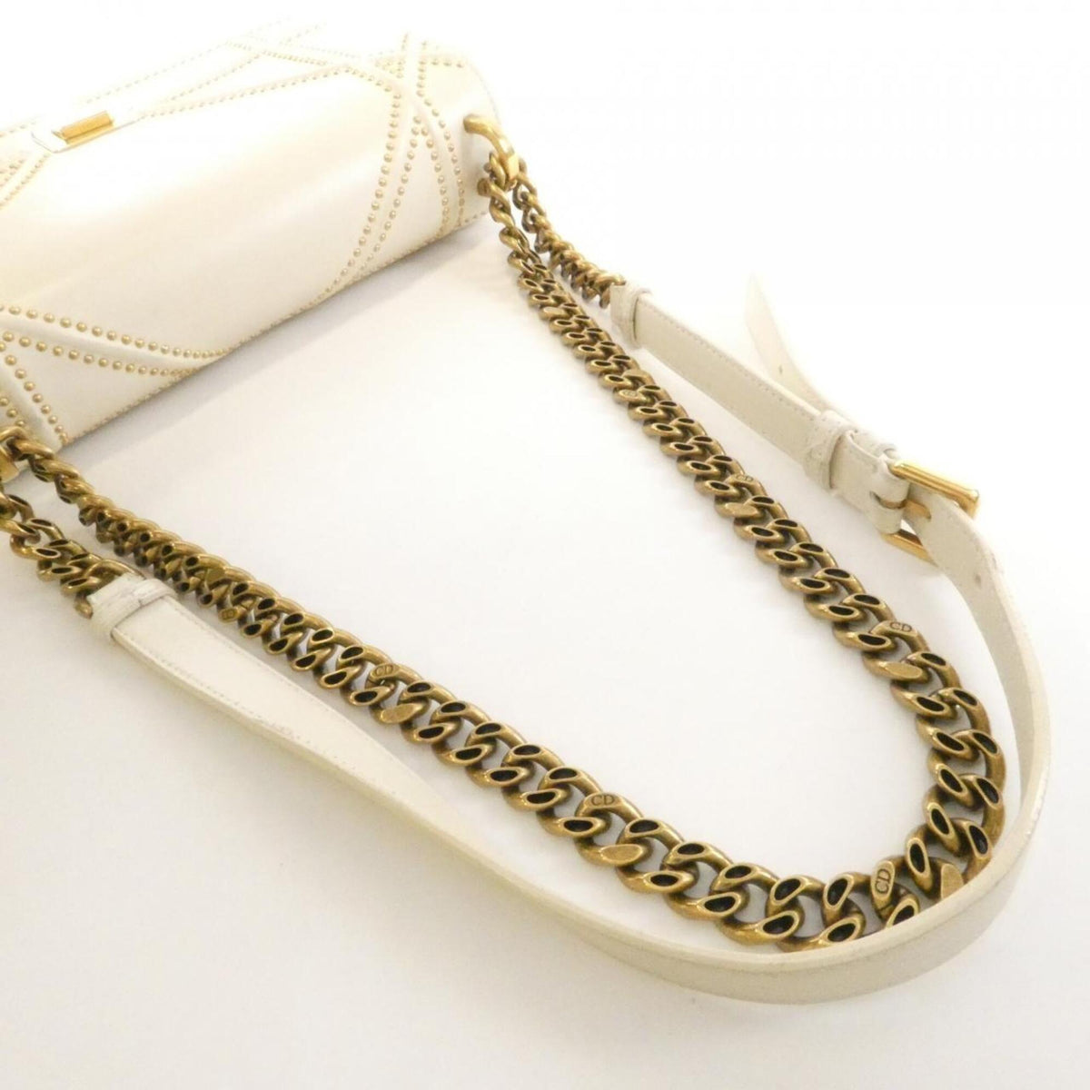 Christian Dior White Leather Shoulder Bag (Pre-Owned)