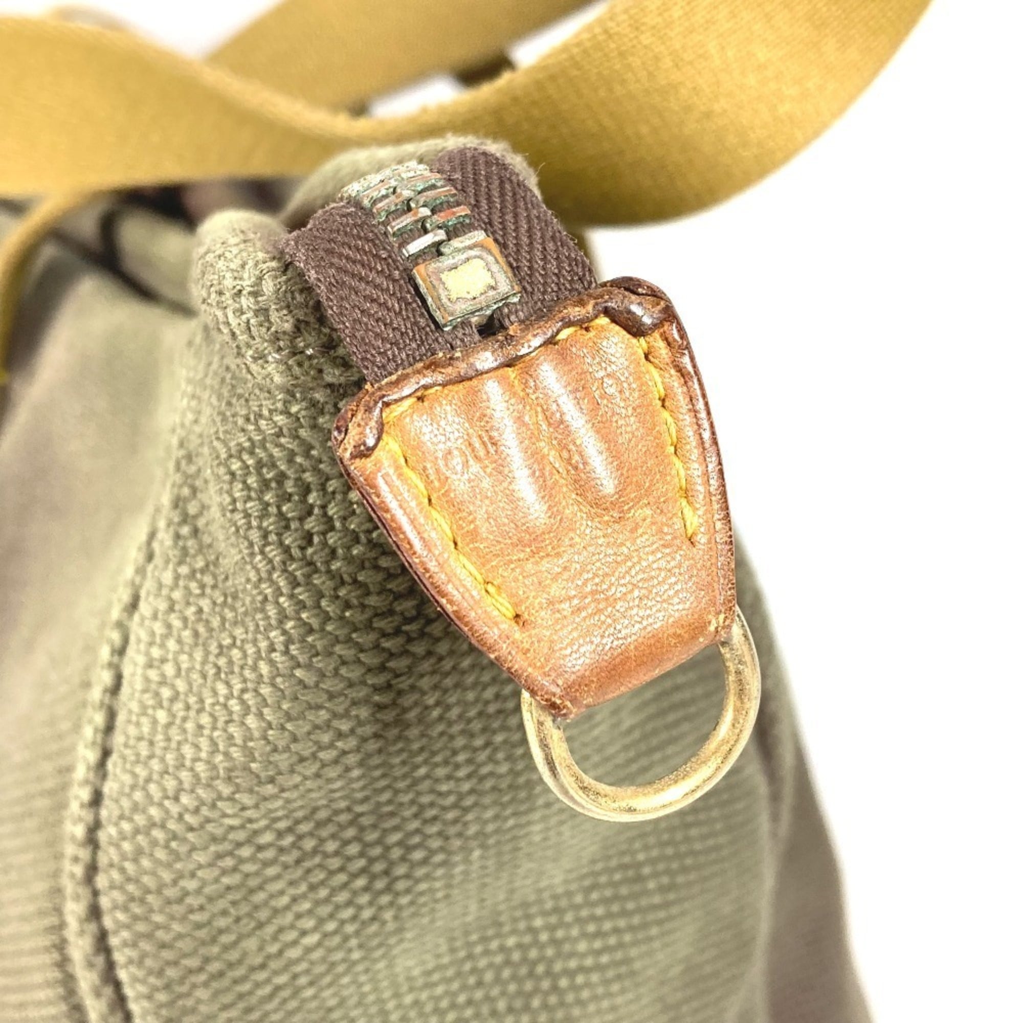 Louis Vuitton Brown Canvas Shoulder Bag (Pre-Owned)