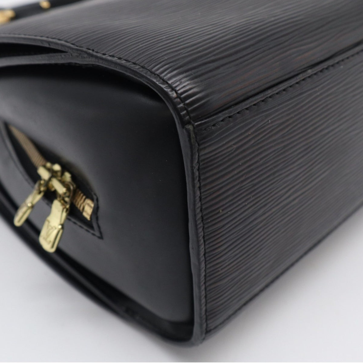 Louis Vuitton Black Leather Handbag (Pre-Owned)