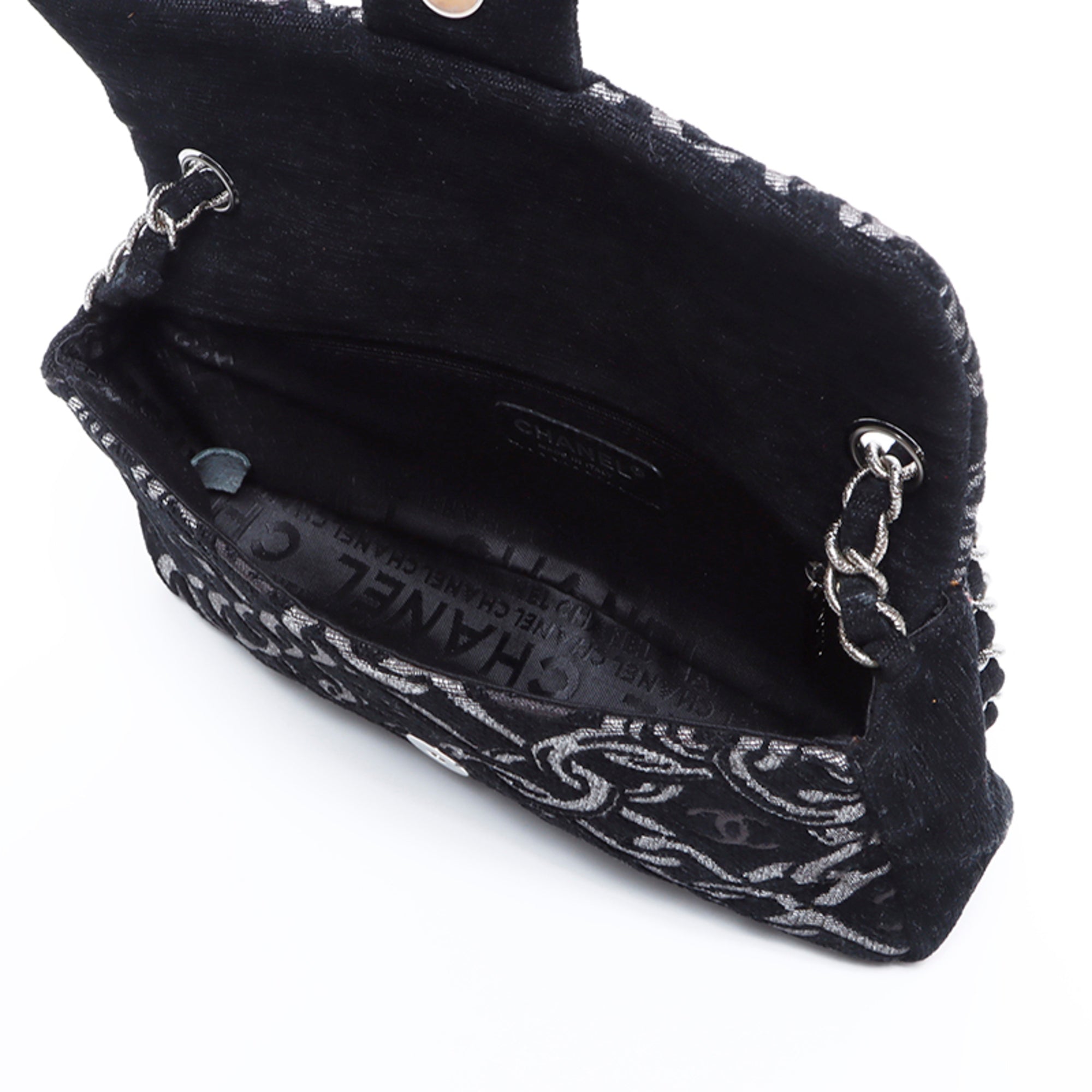 Chanel Black Embroidery Handbag (Pre-Owned)