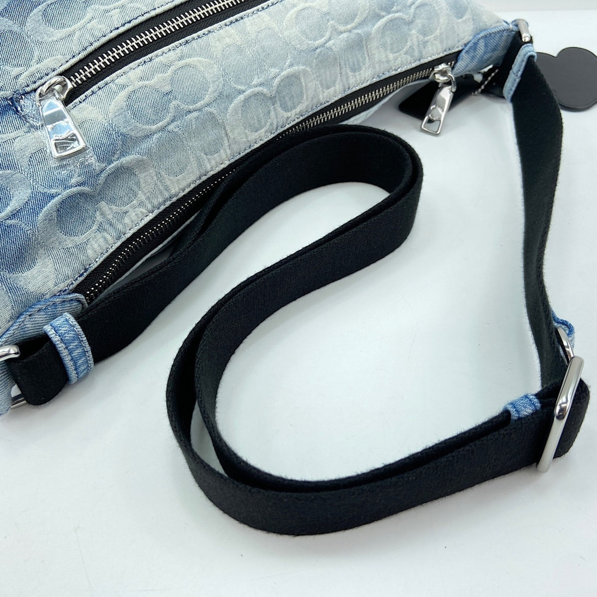 Coach Blue Shoulder Bag (Pre-Owned)