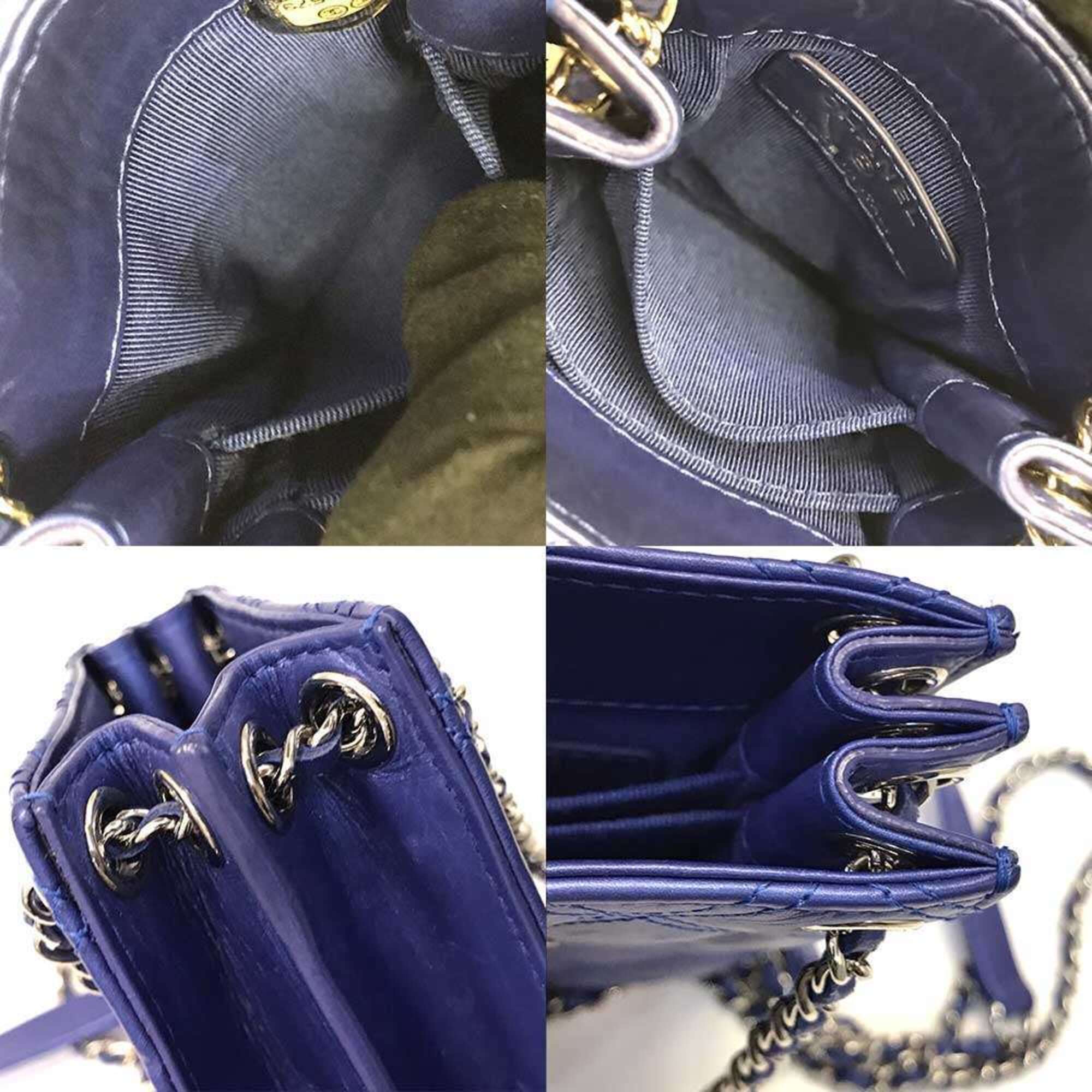 Chanel Blue Leather Shoulder Bag (Pre-Owned)