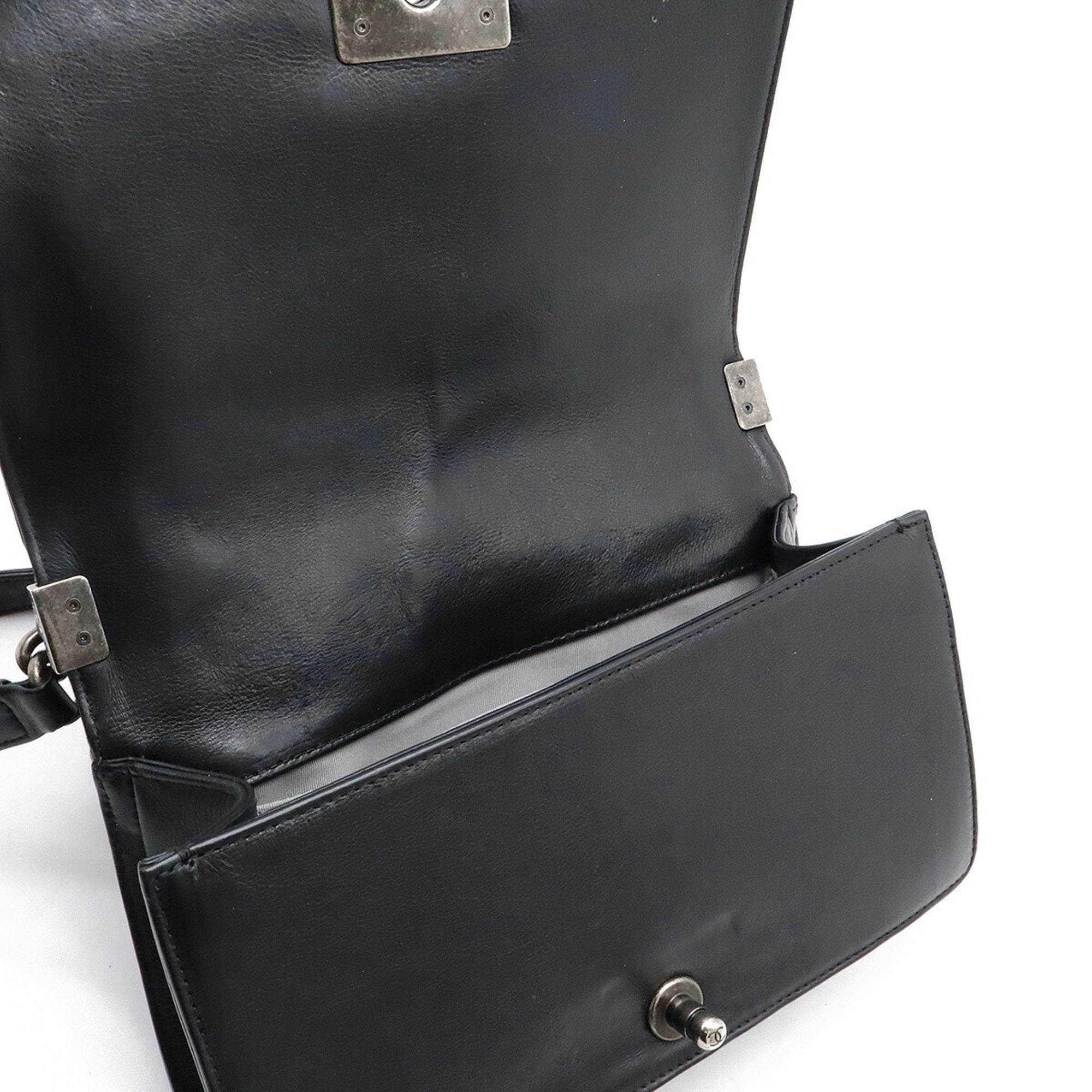 Chanel Wild Stitch Black Leather Shoulder Bag (Pre-Owned)