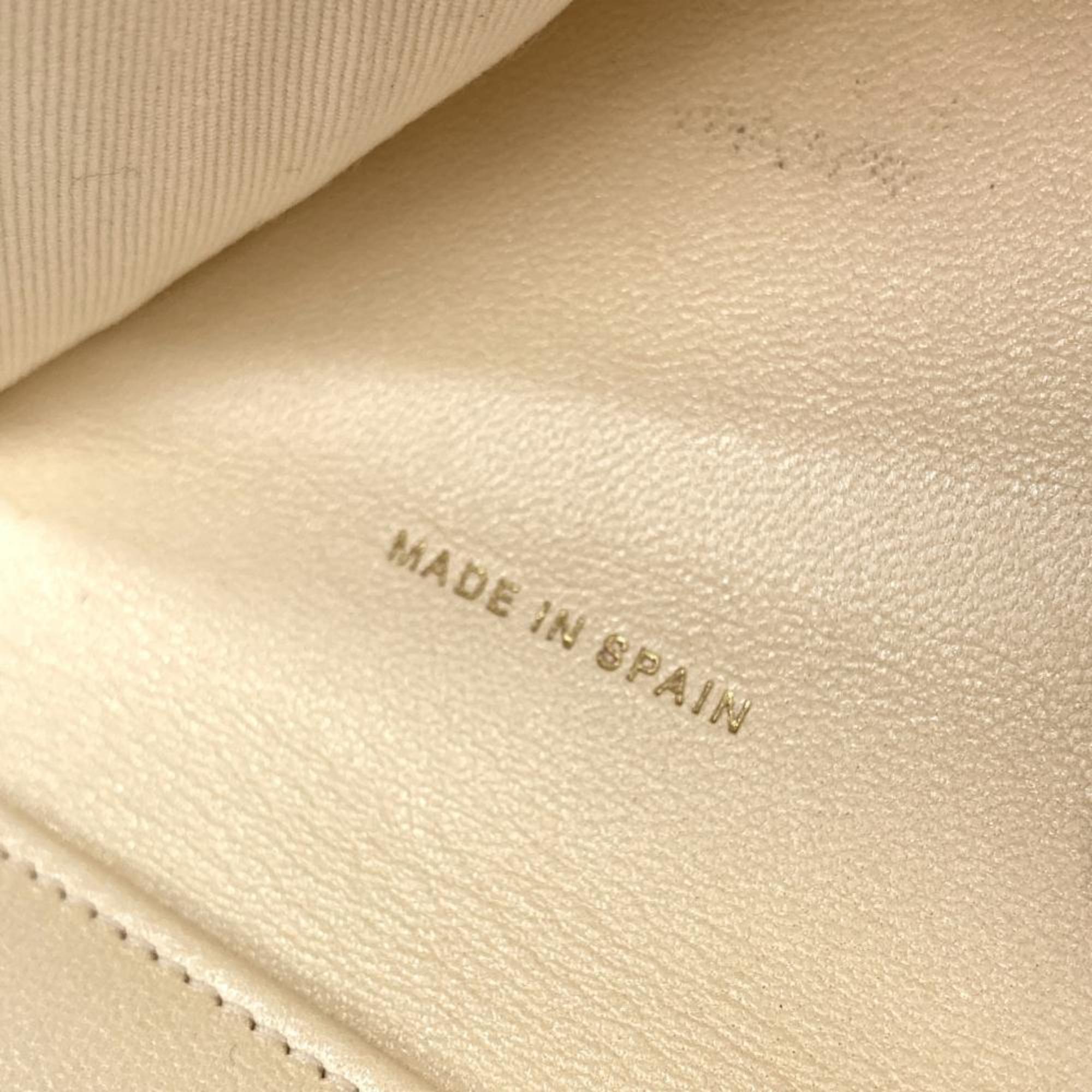 Chanel White Leather Wallet (Tri-Fold) (Pre-Owned)