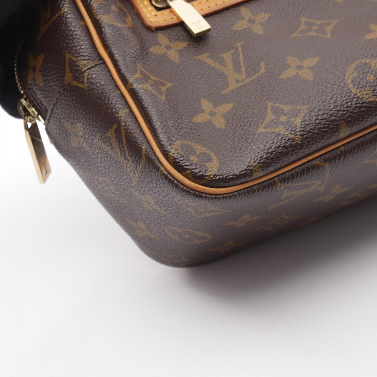 Louis Vuitton Brown Coated Canvas Monogram Leather Handbag Shoulder Bag (Pre-Owned)